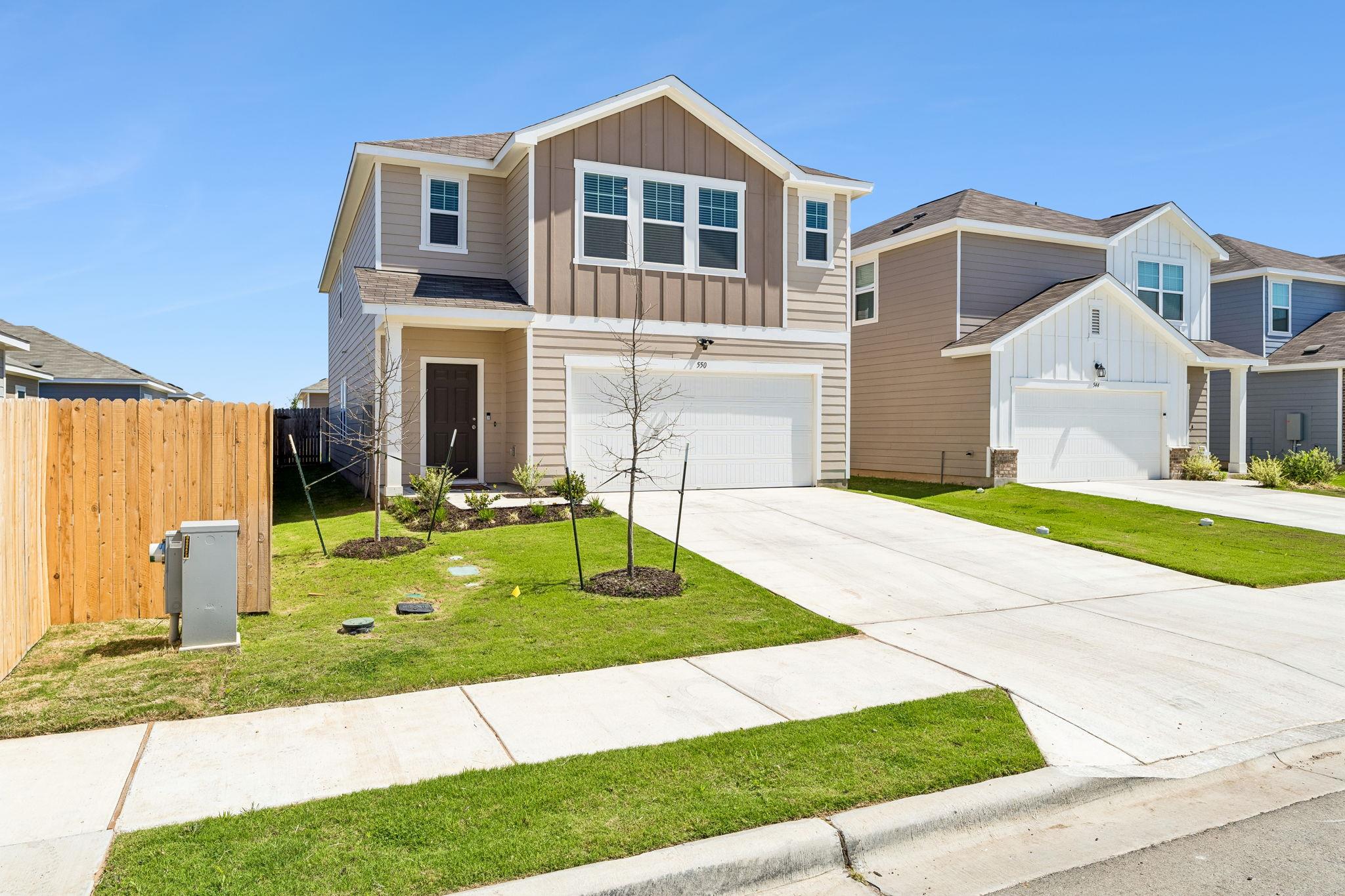 550  Thistle Ln, photo 3