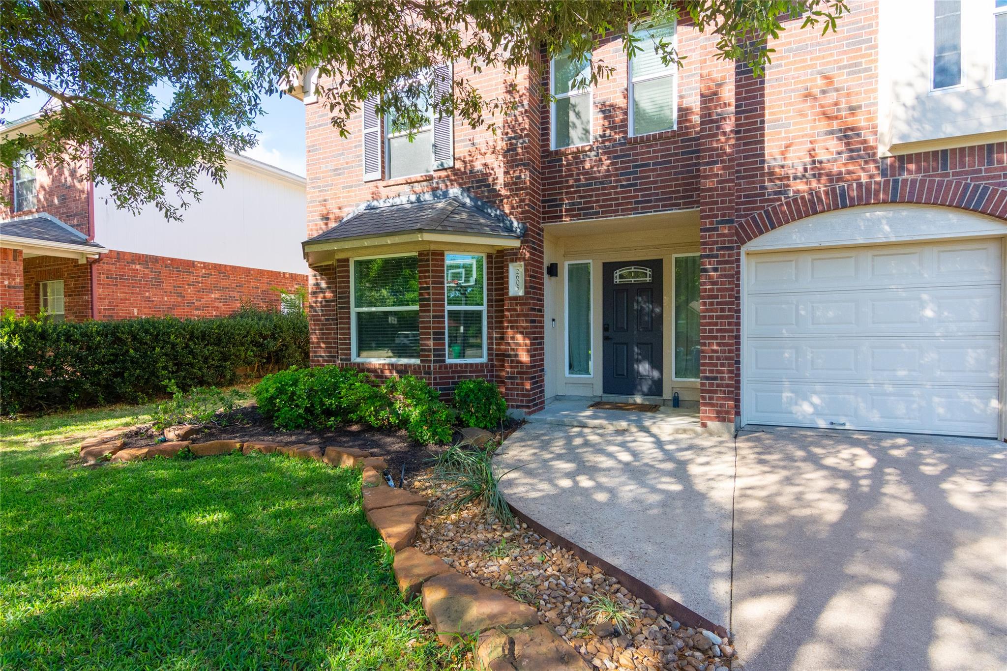 2605  Oakwood Glen Dr, photo 3