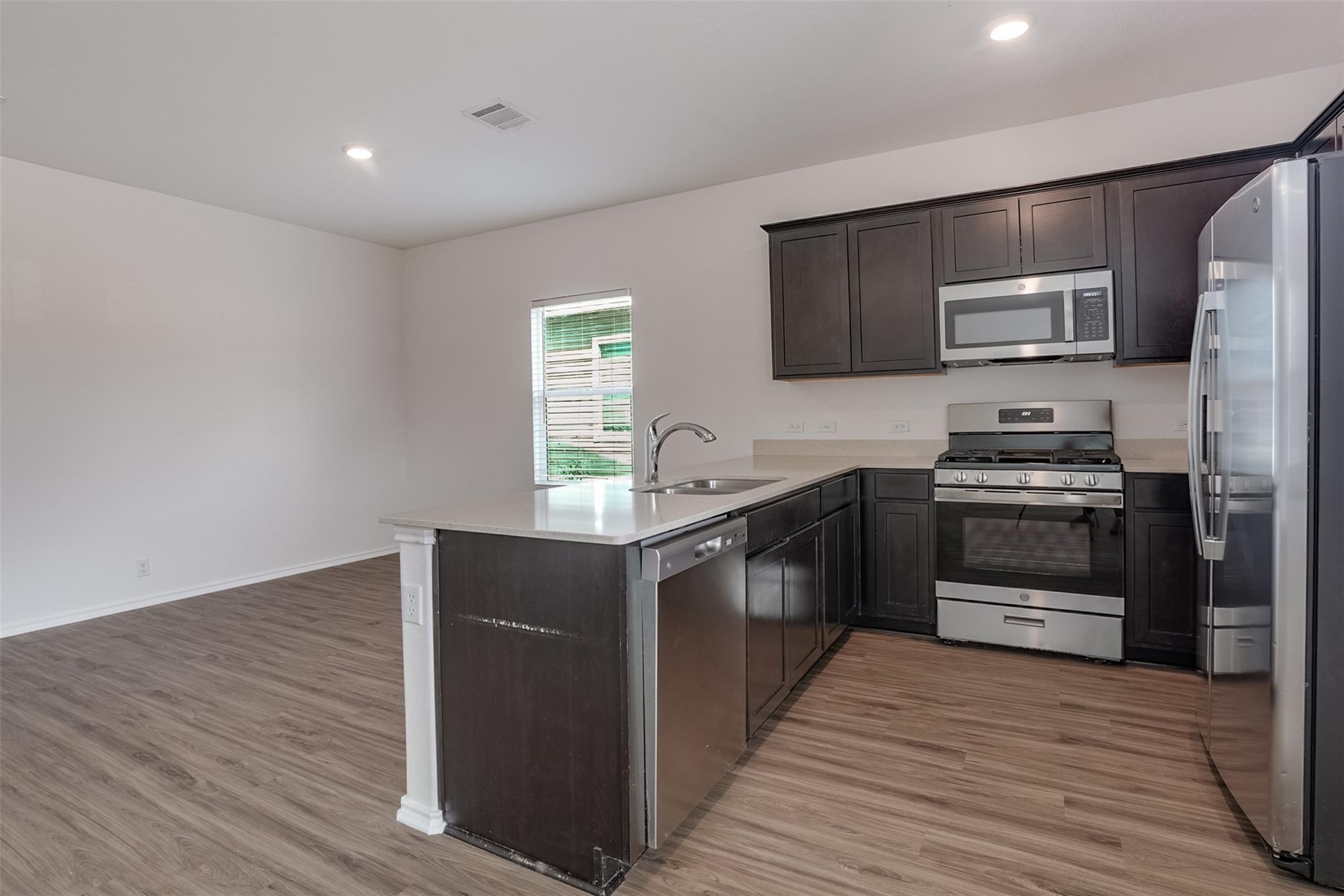 428  Gabbro Gdns, photo 4