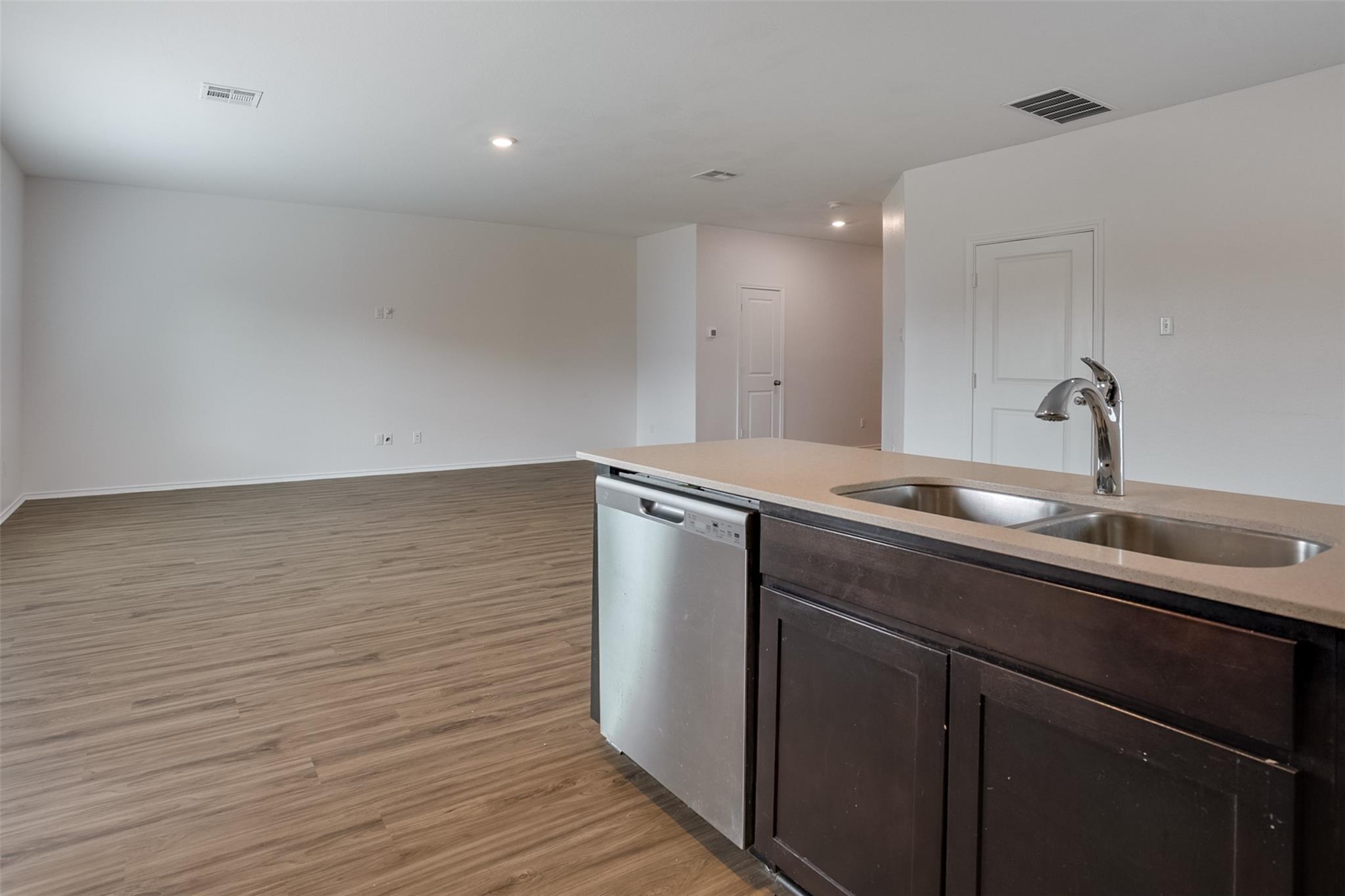 428  Gabbro Gdns, photo 5