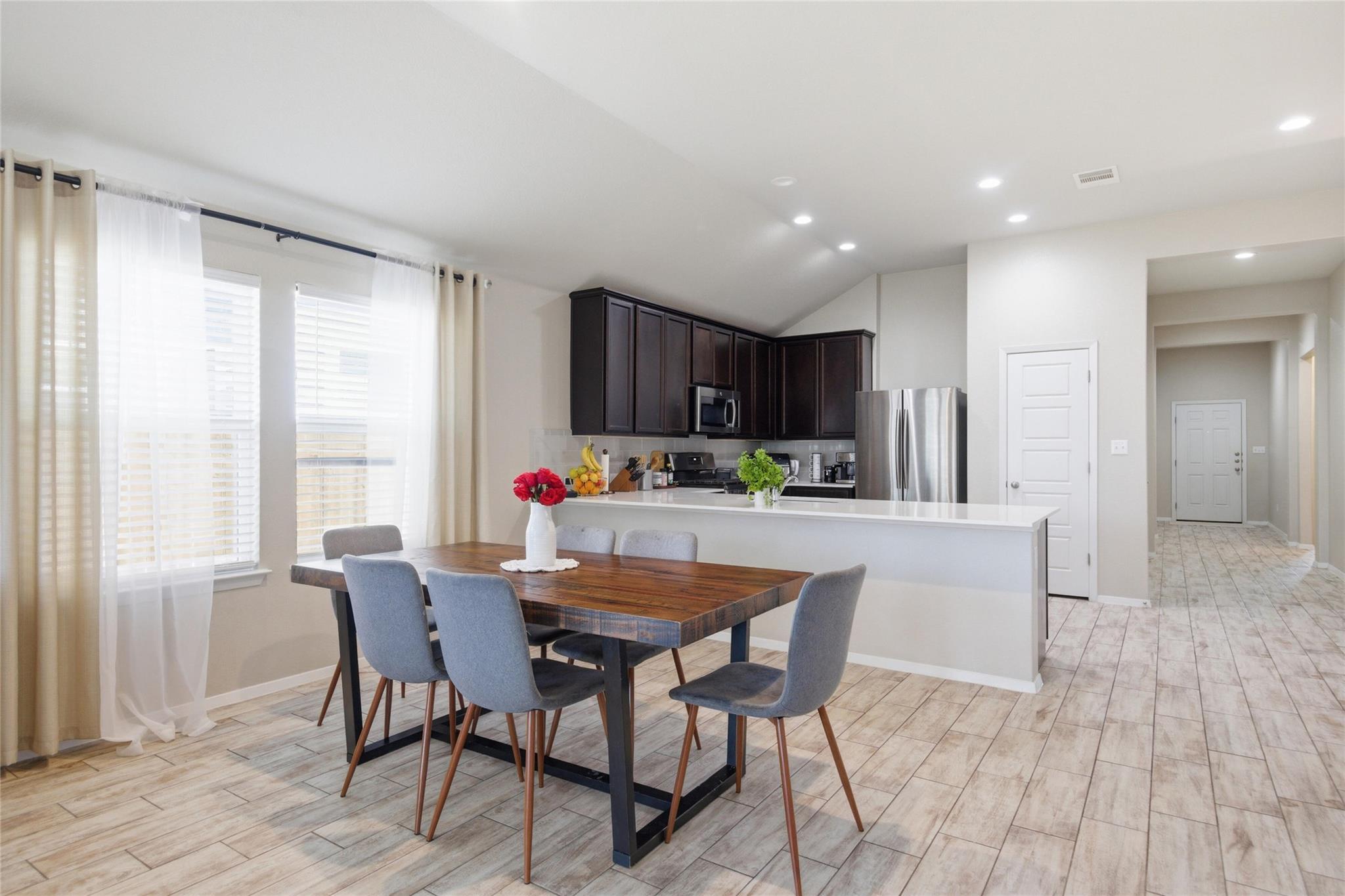 269  Gaida Loop, photo 3