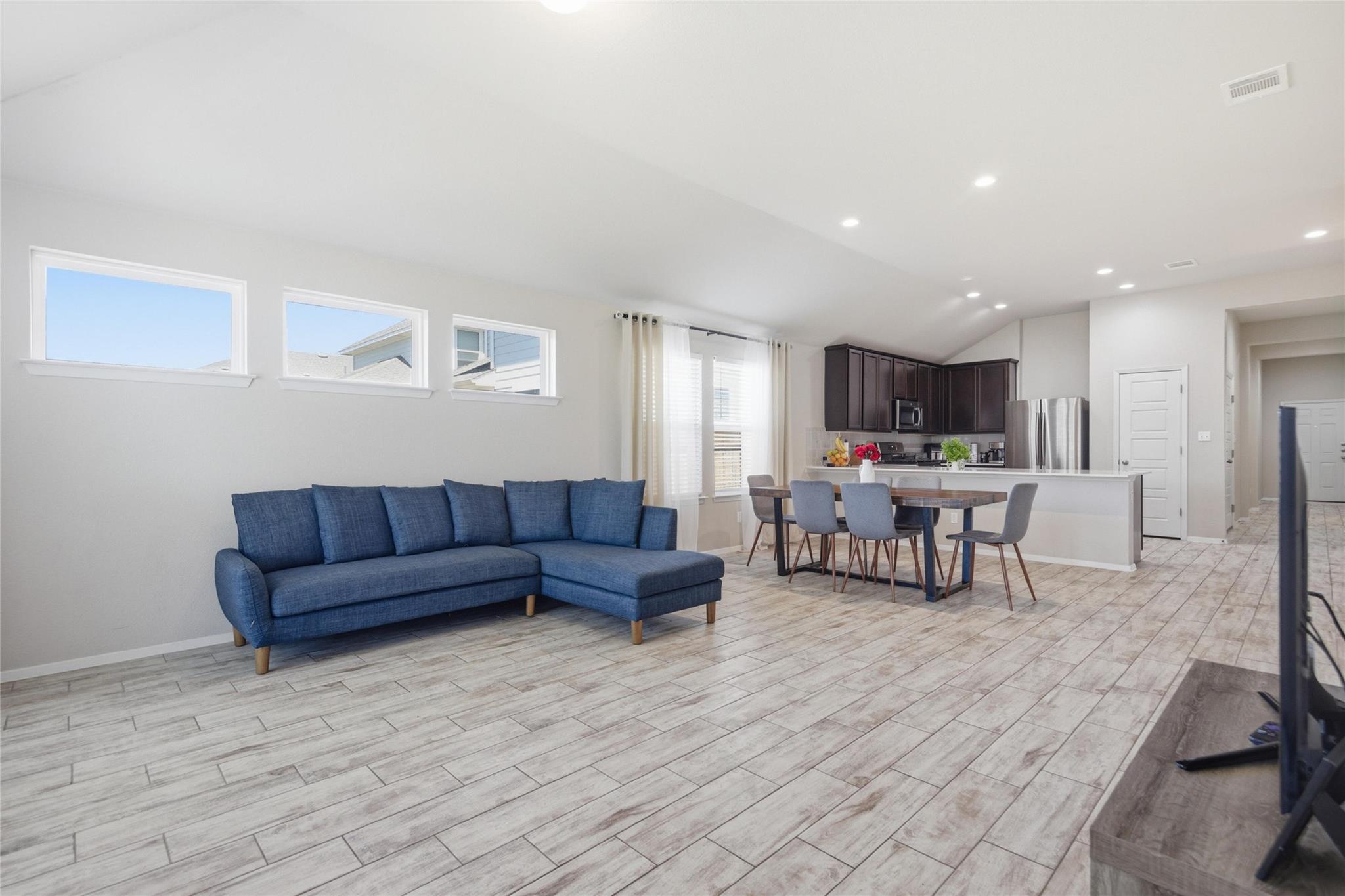 269  Gaida Loop, photo 5