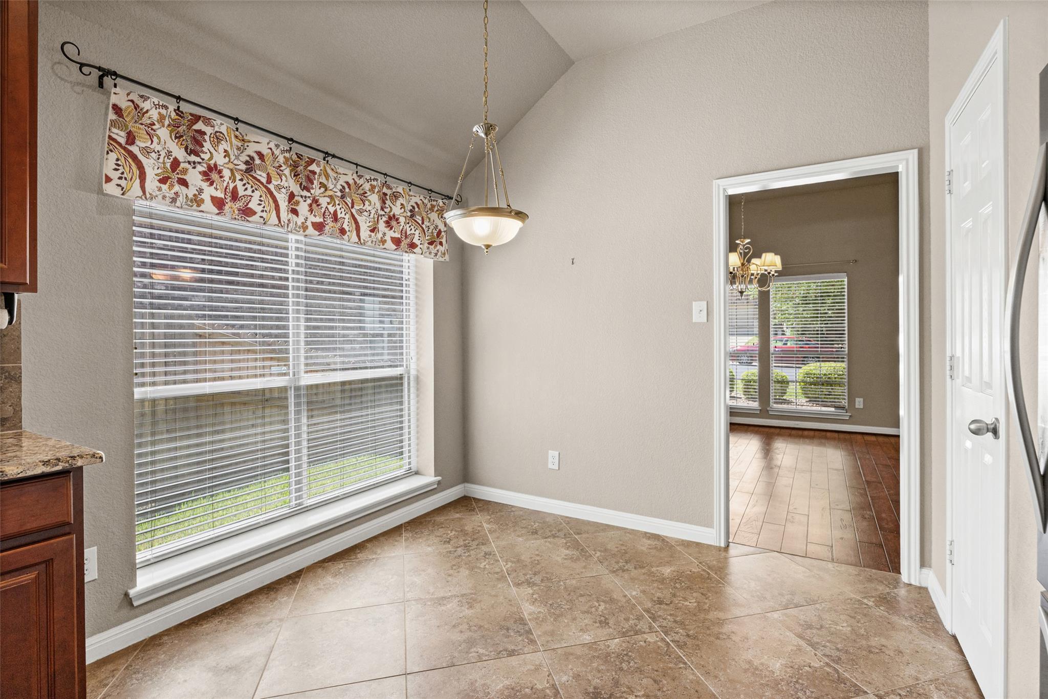 747  Westbury Ln, photo 6