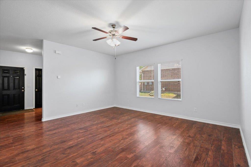 312  Waterloo Dr, photo 4