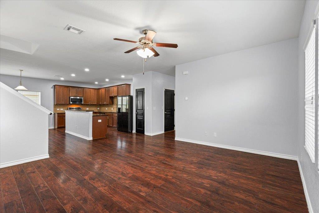 312  Waterloo Dr, photo 5
