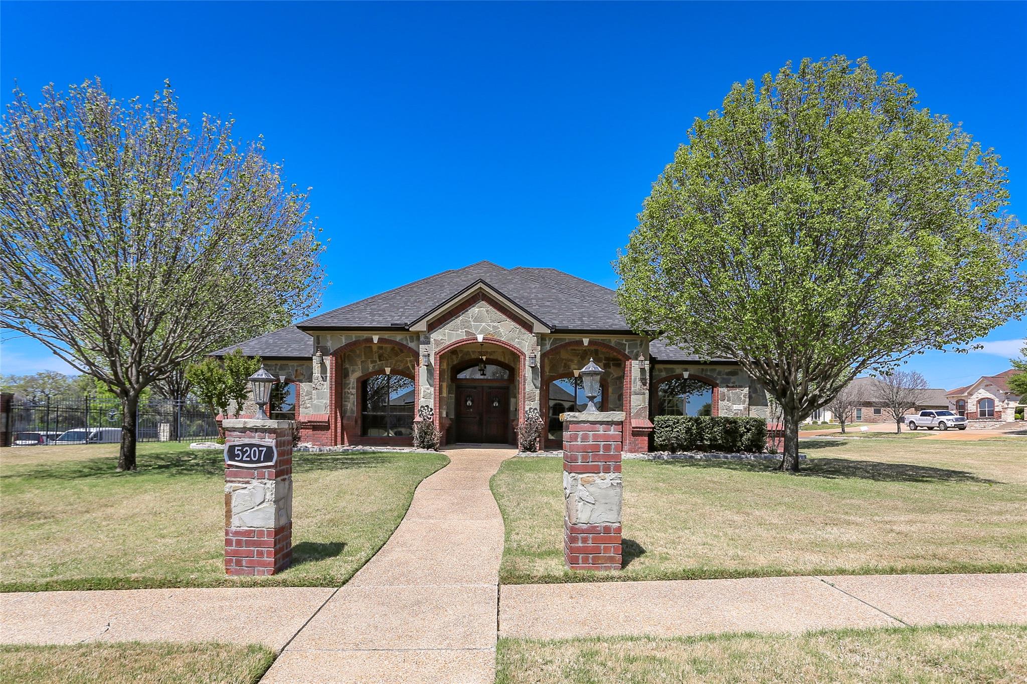 5207  Driftwood Ct, photo 2