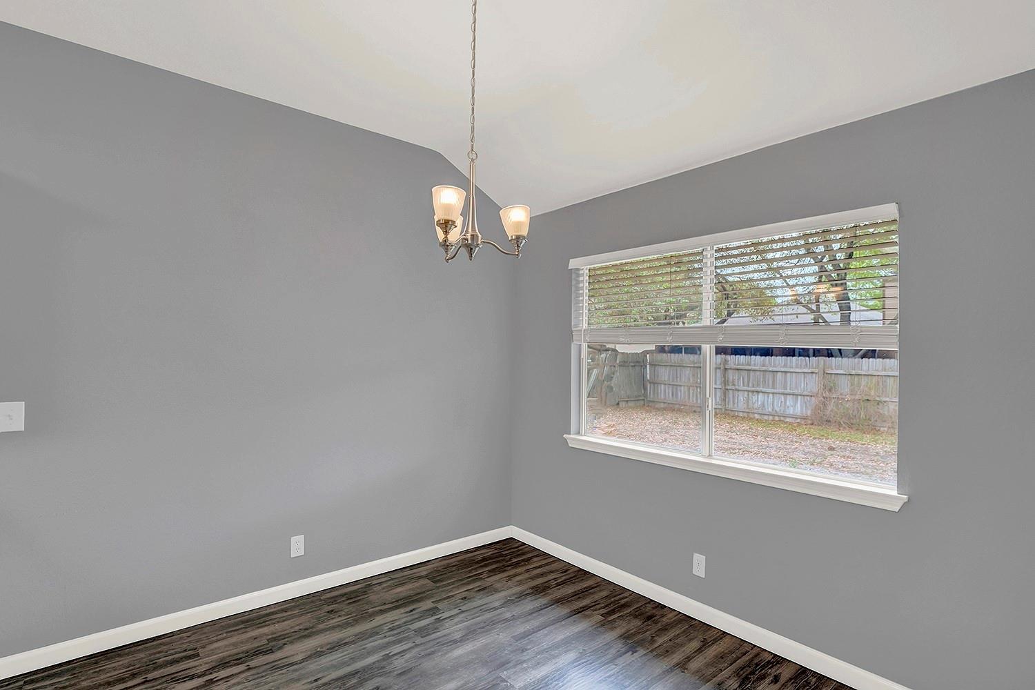 140  Riley Cv, photo 9