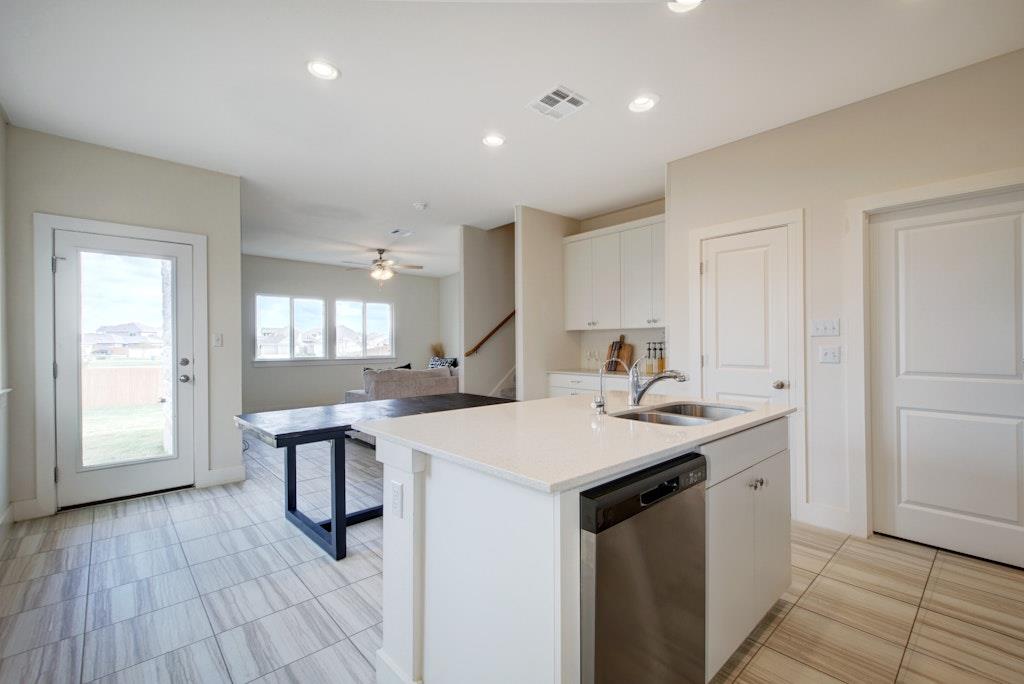 413  White Steppe Way, photo 4