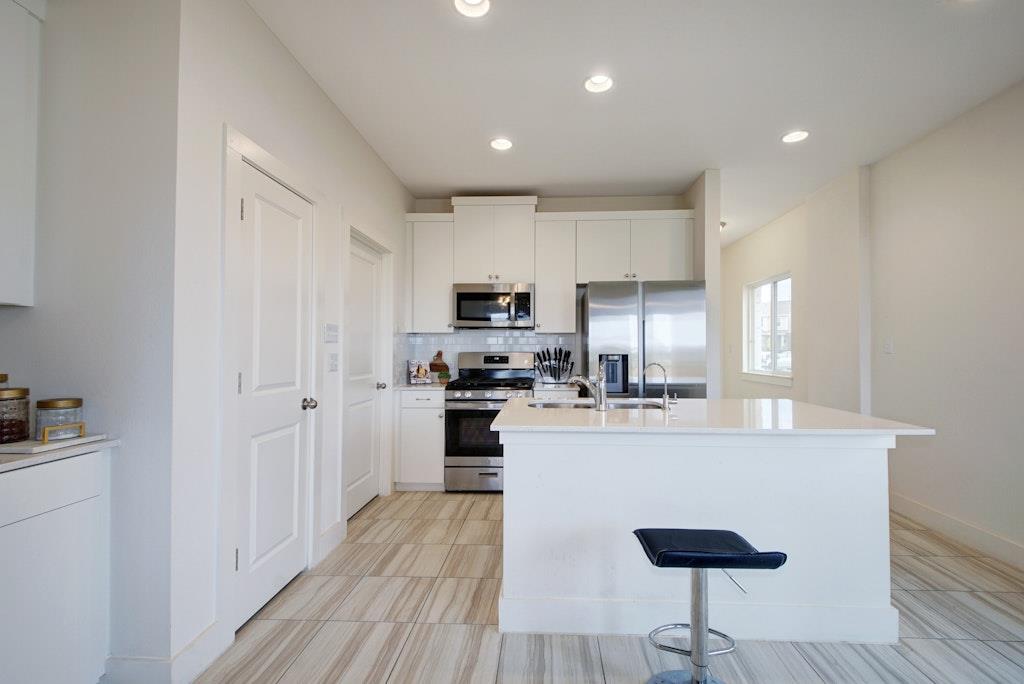 413  White Steppe Way, photo 8