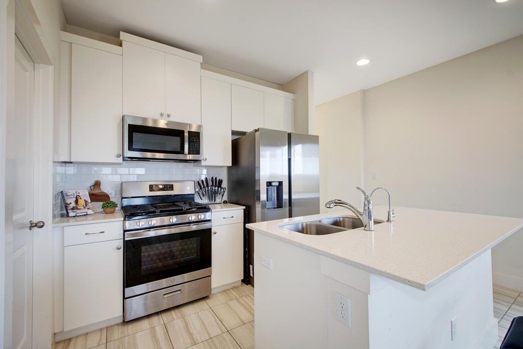 413  White Steppe Way, photo 9