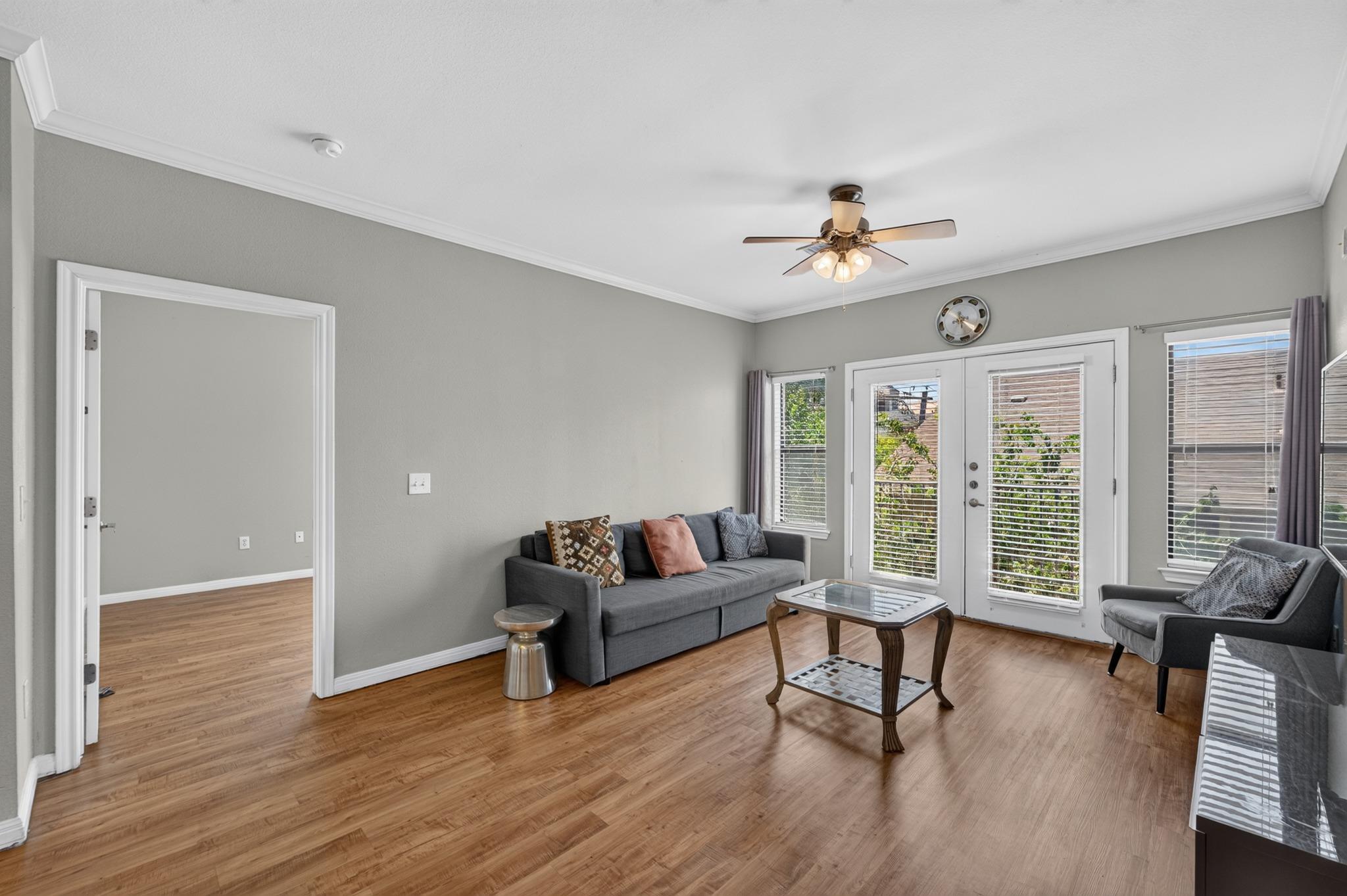 2502  Leon St  #304, photo 2
