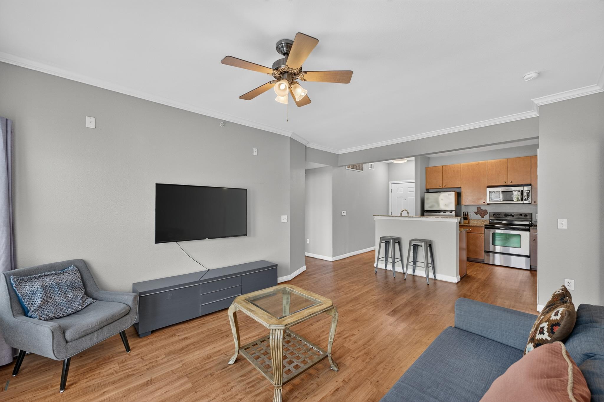 2502  Leon St  #304, photo 4