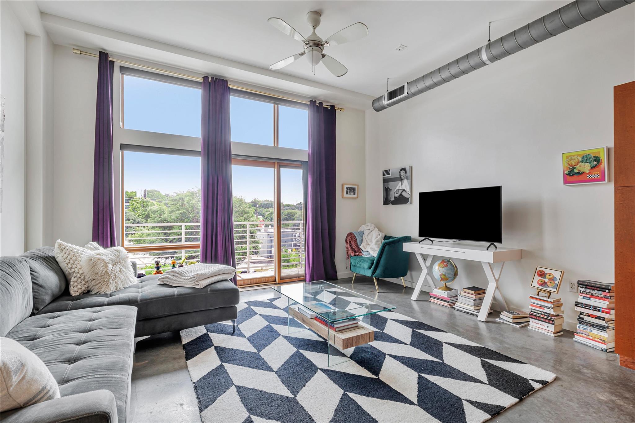 2124 E 6th St  #305, photo 2