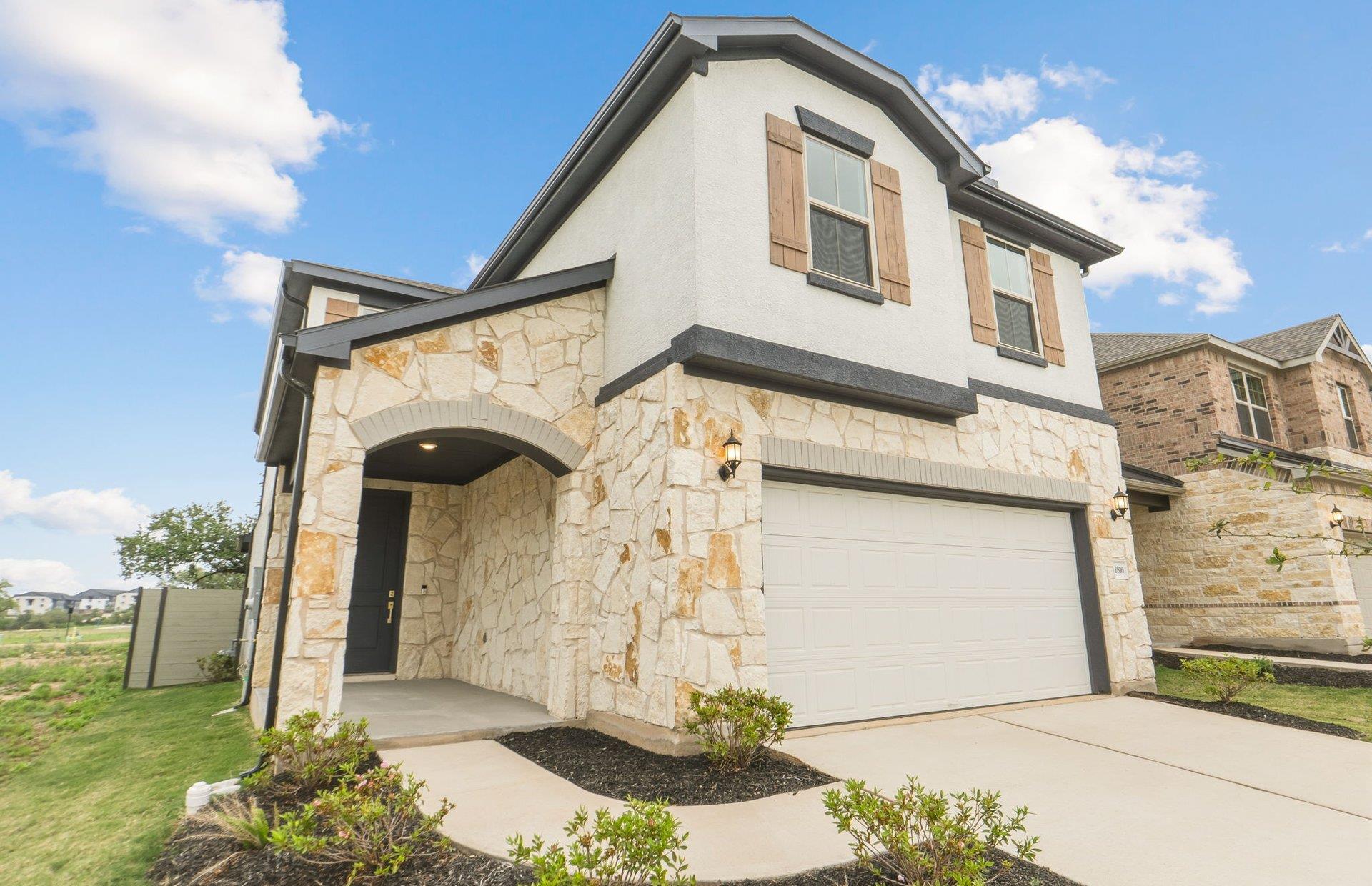 1816  Spring Mountain Cv, photo 2