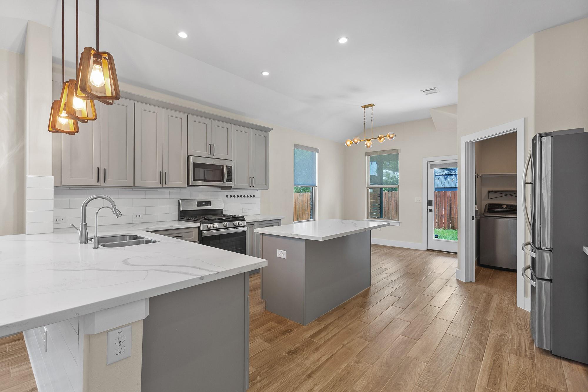 303 W Browning St, photo 11