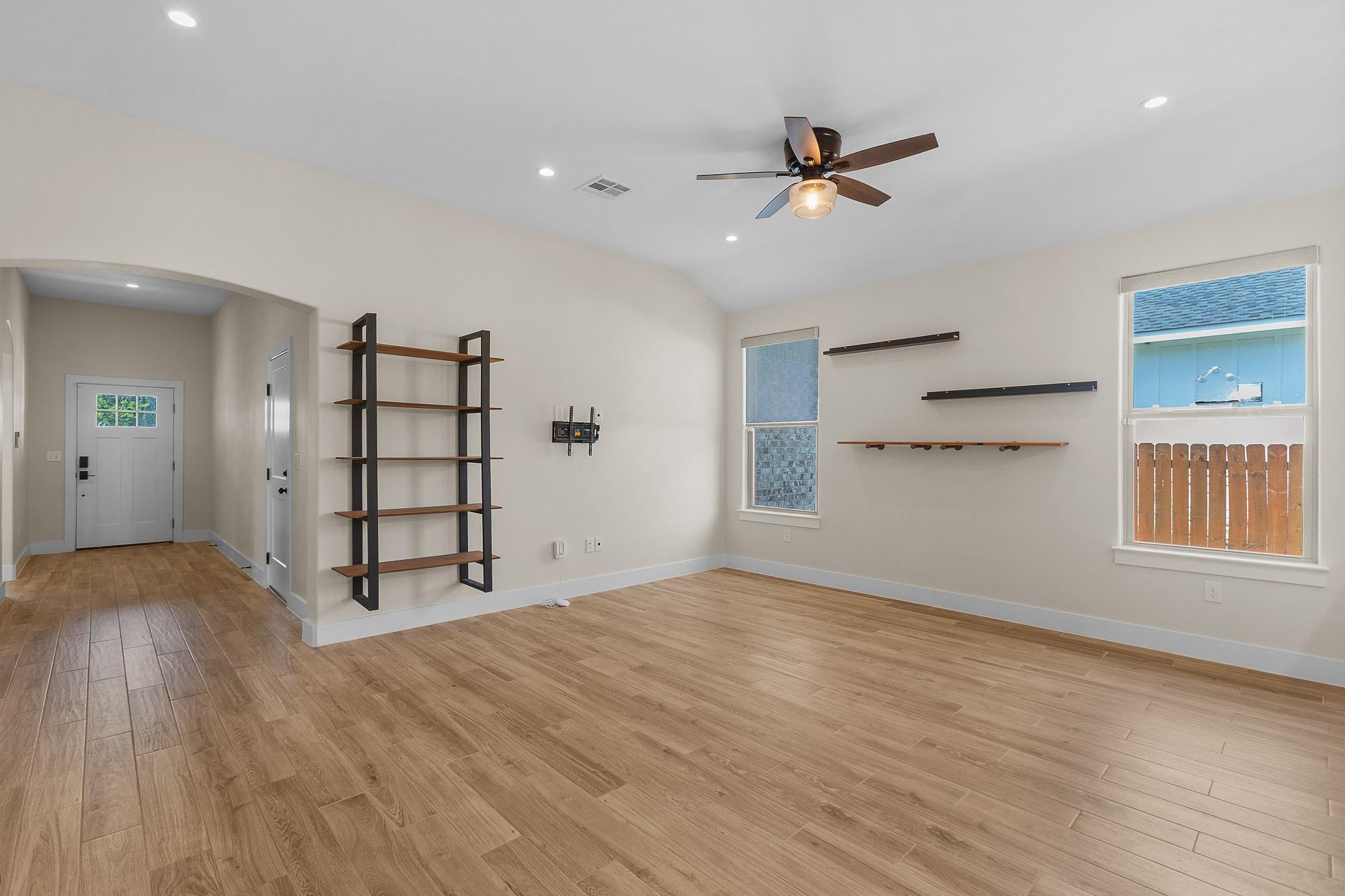303 W Browning St, photo 6