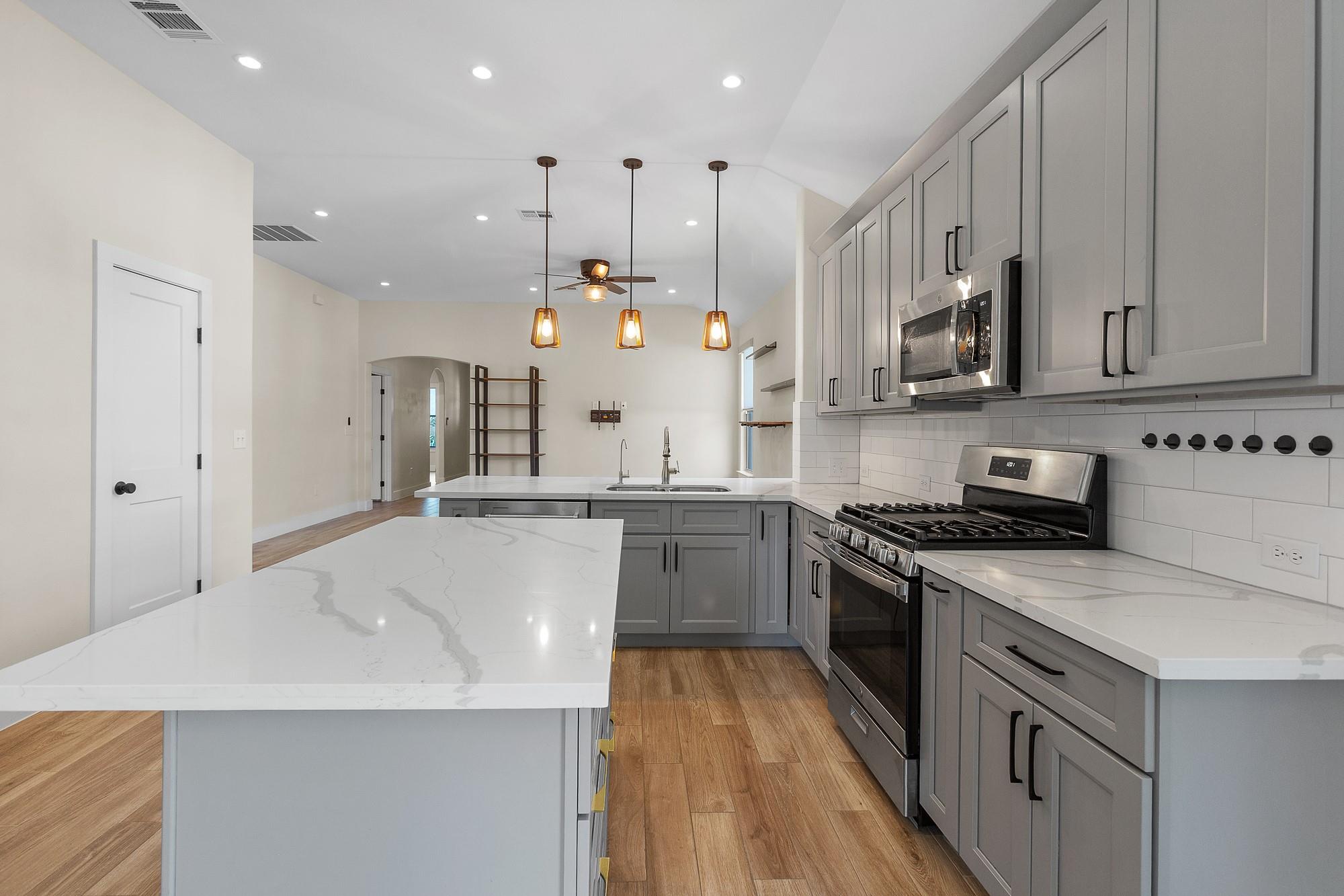 303 W Browning St, photo 9