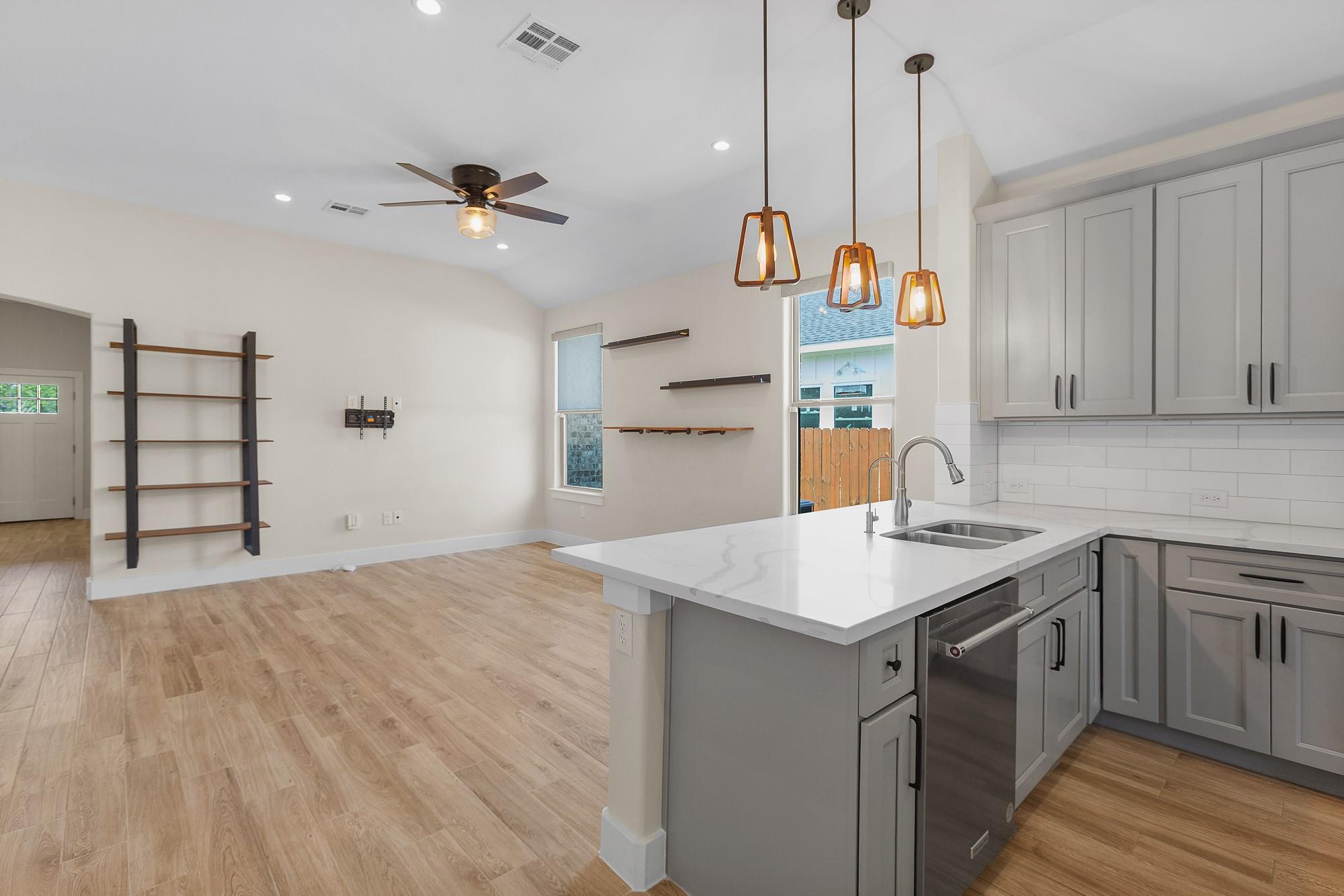 303 W Browning St, photo 10