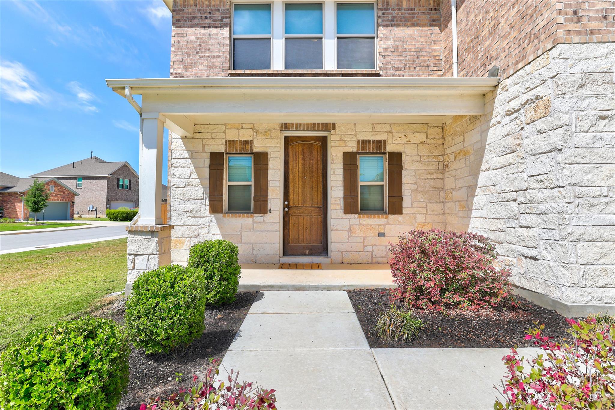 310  Running M St, photo 2