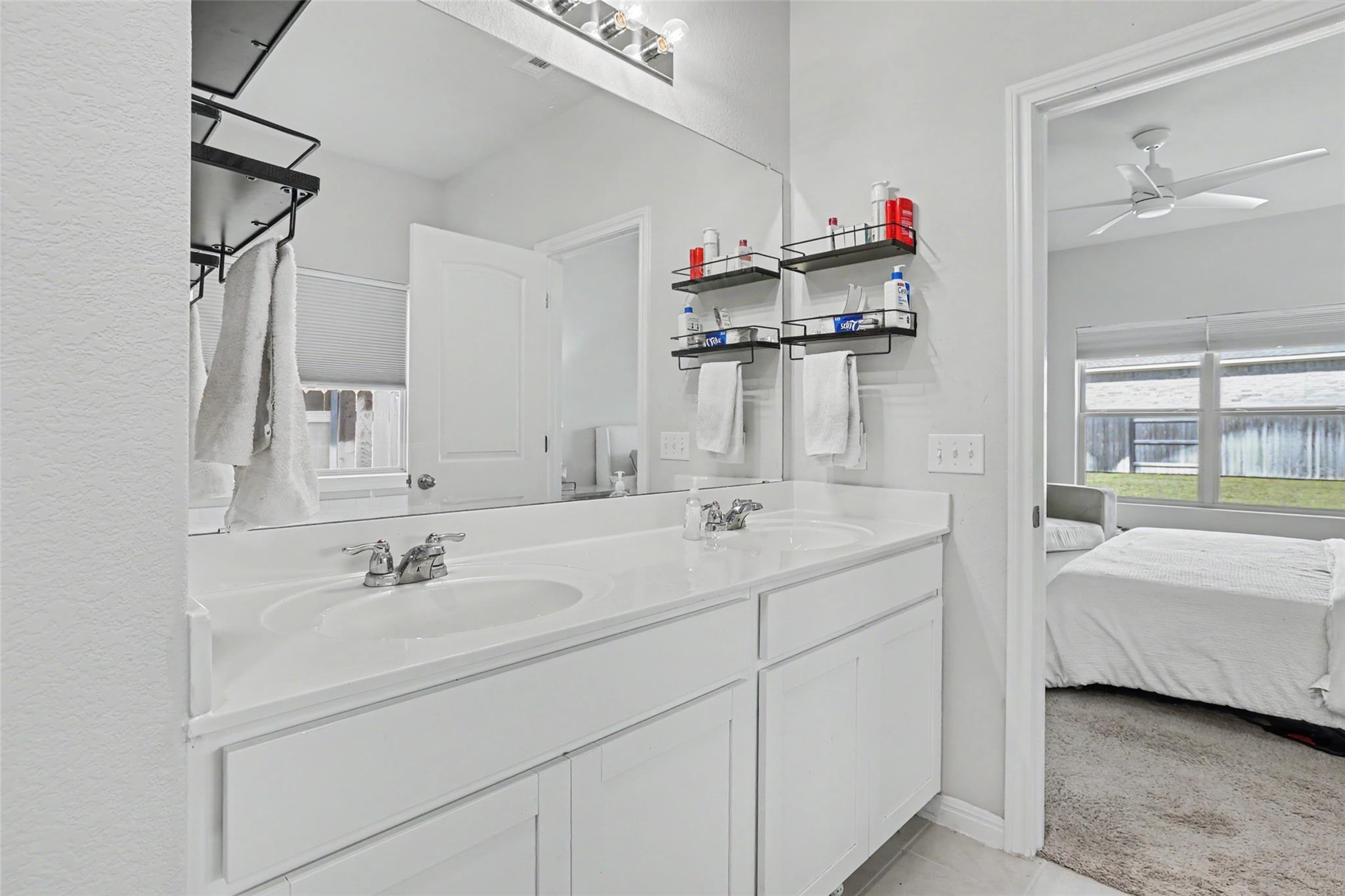 310  Running M St, photo 11