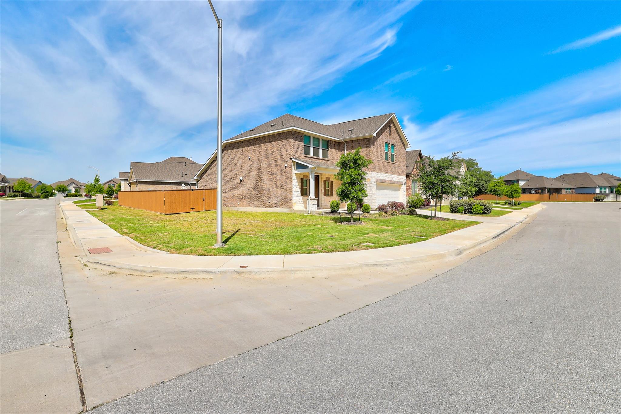 310  Running M St, photo 4