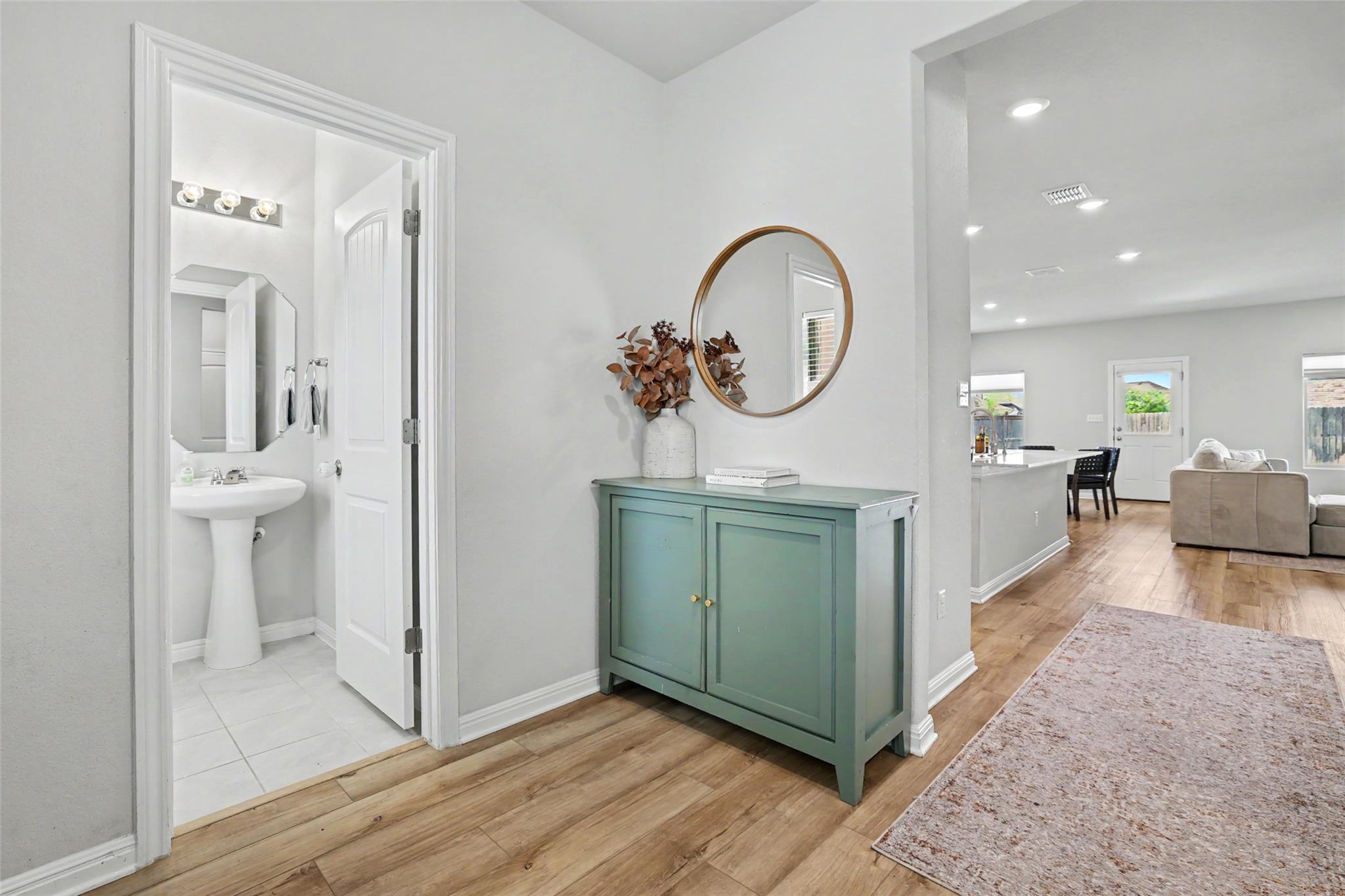 310  Running M St, photo 8