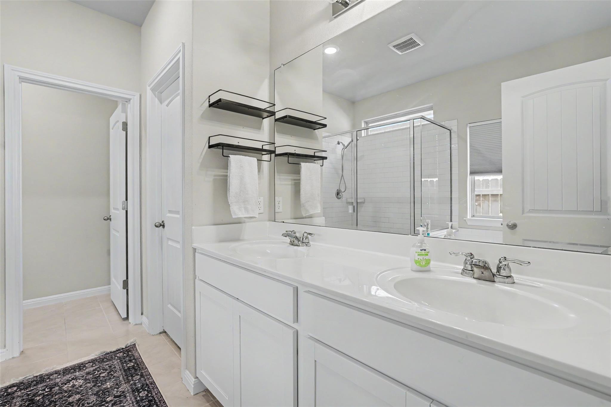 310  Running M St, photo 10