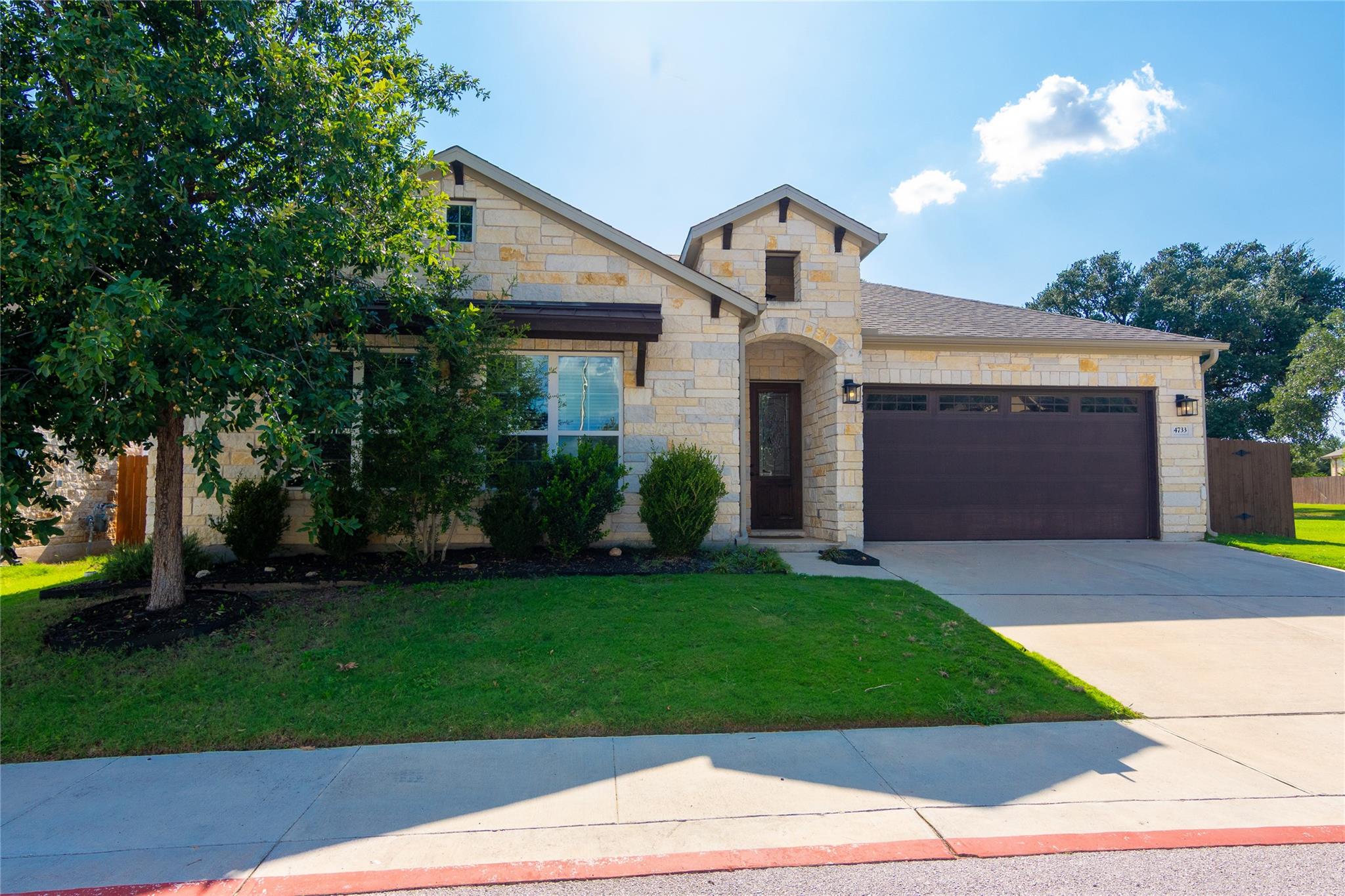 4733  Collins St, photo 2