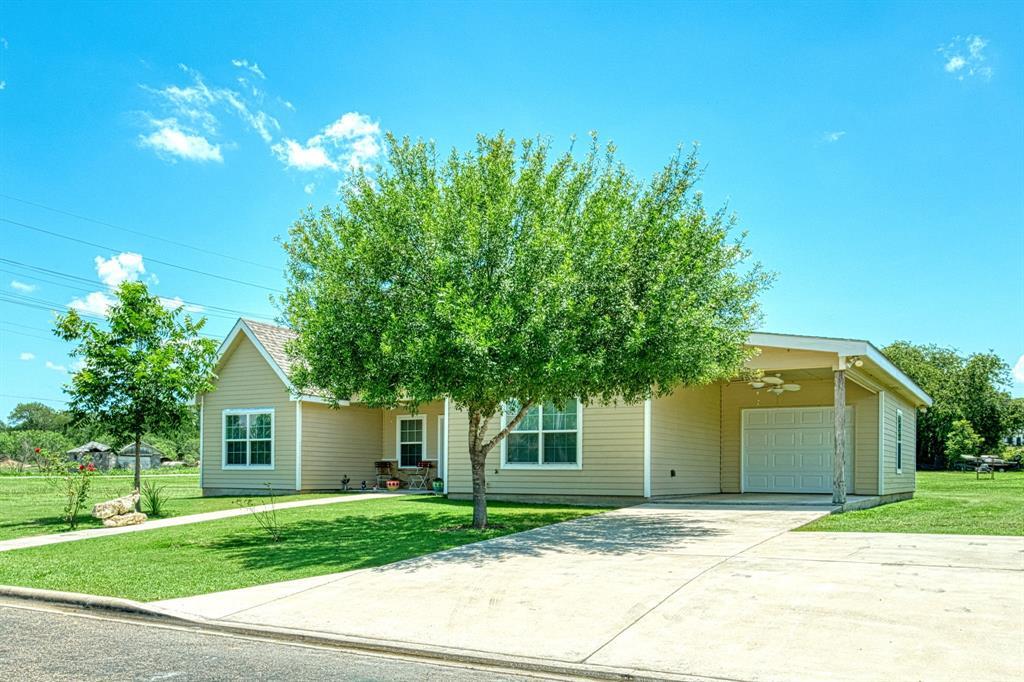 2409  Pecan St, photo 3