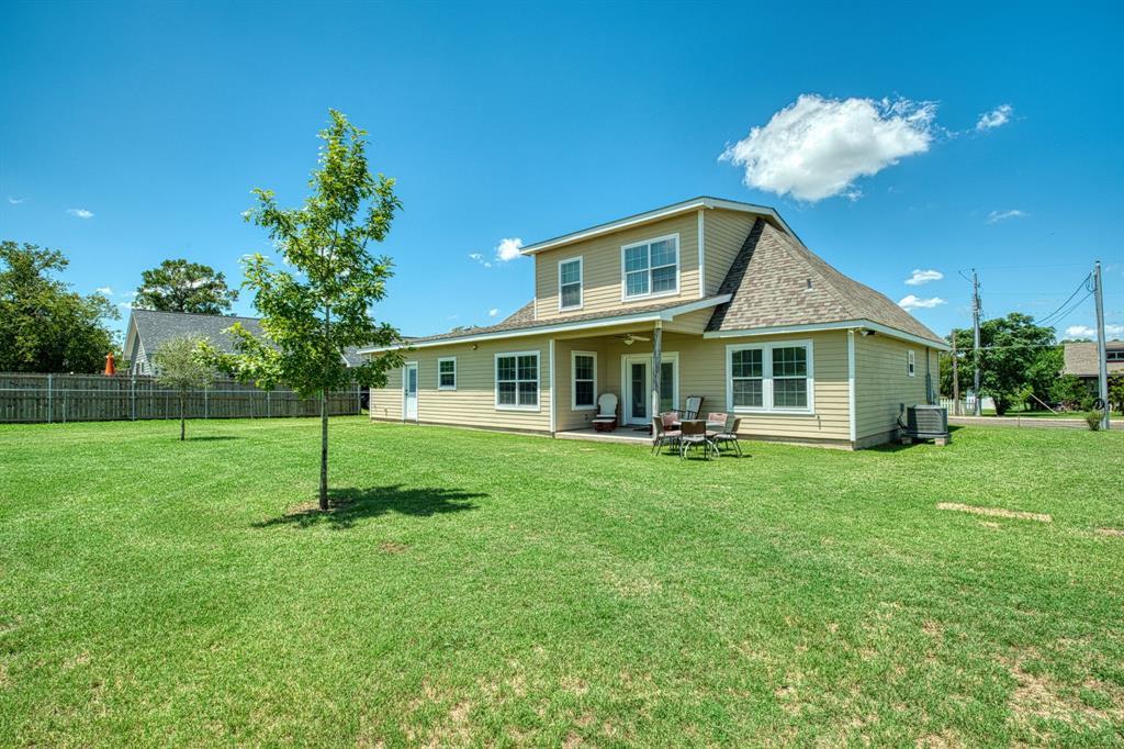 2409  Pecan St, photo 4