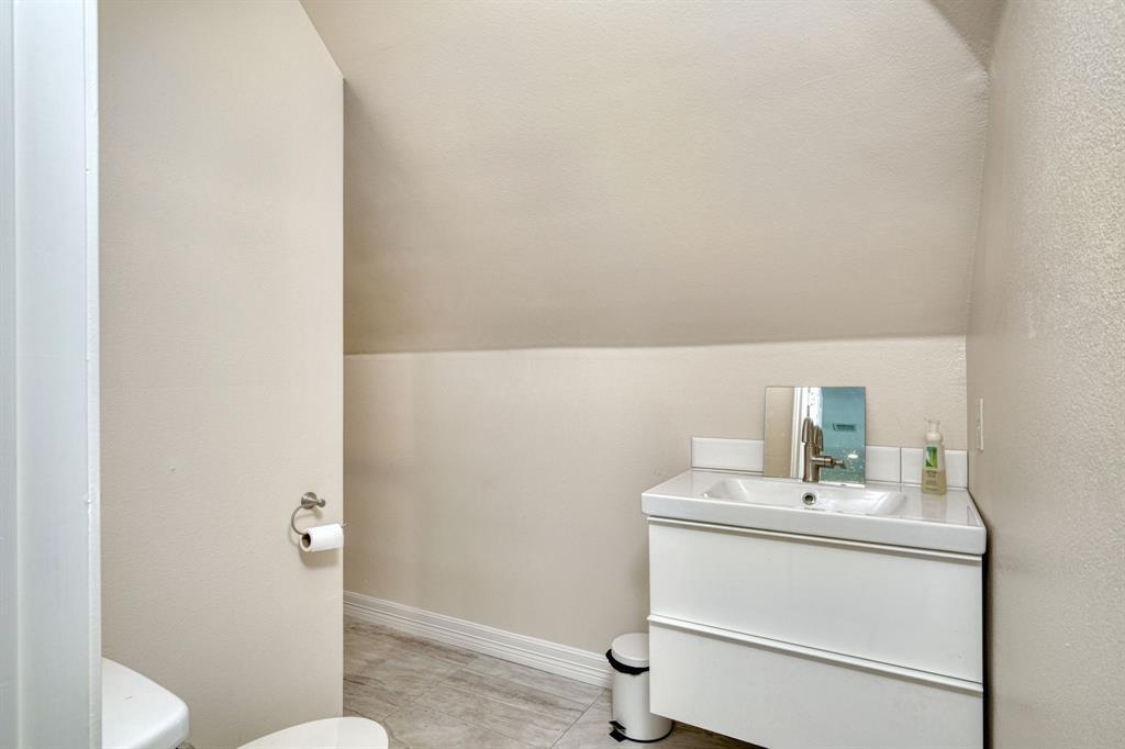 2409  Pecan St, photo 6