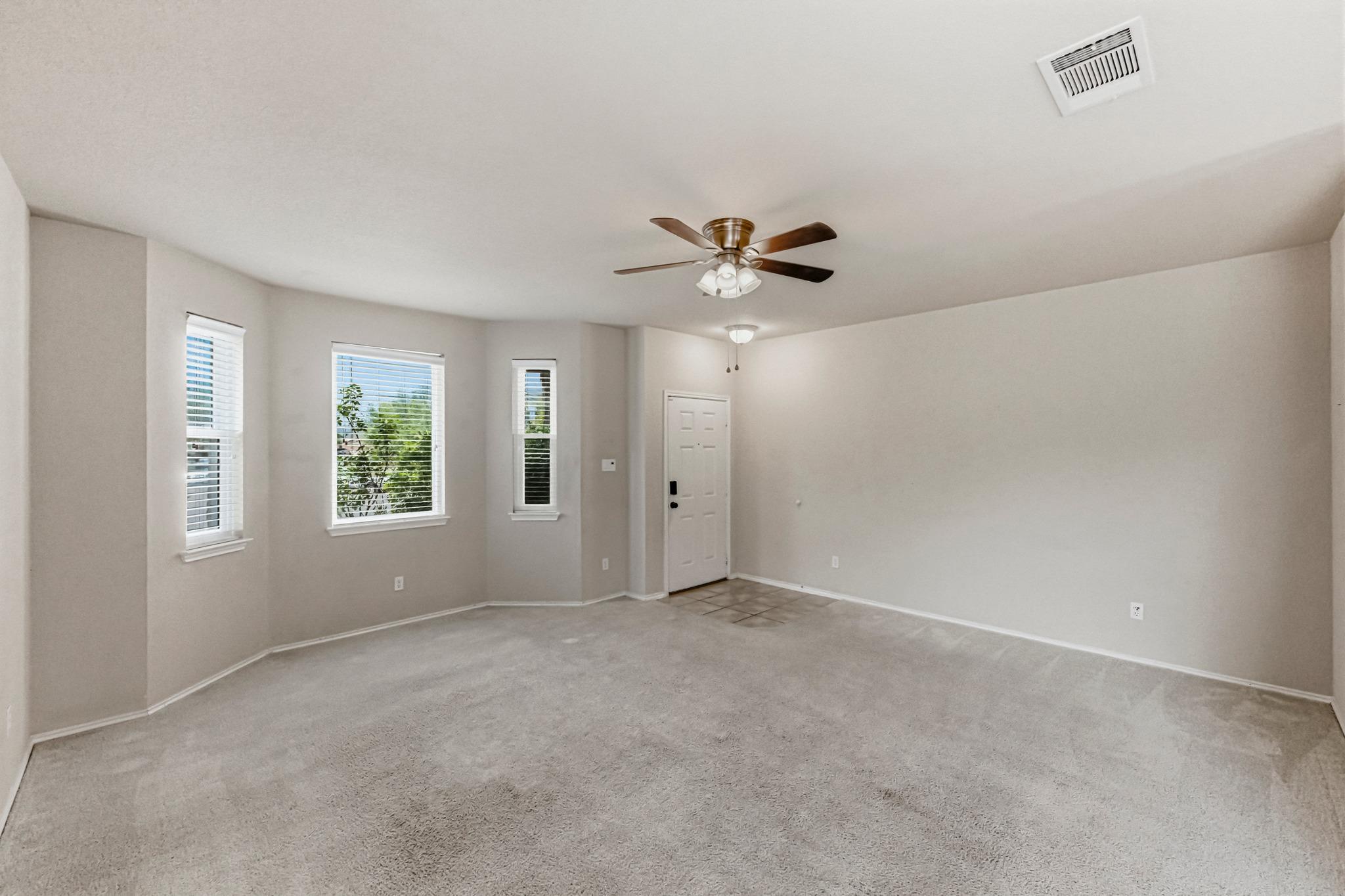 164  Regent Cv, photo 11