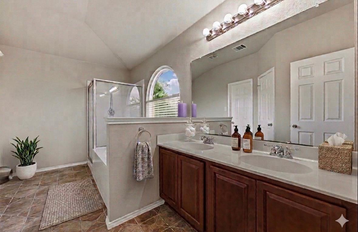 164  Regent Cv, photo 5
