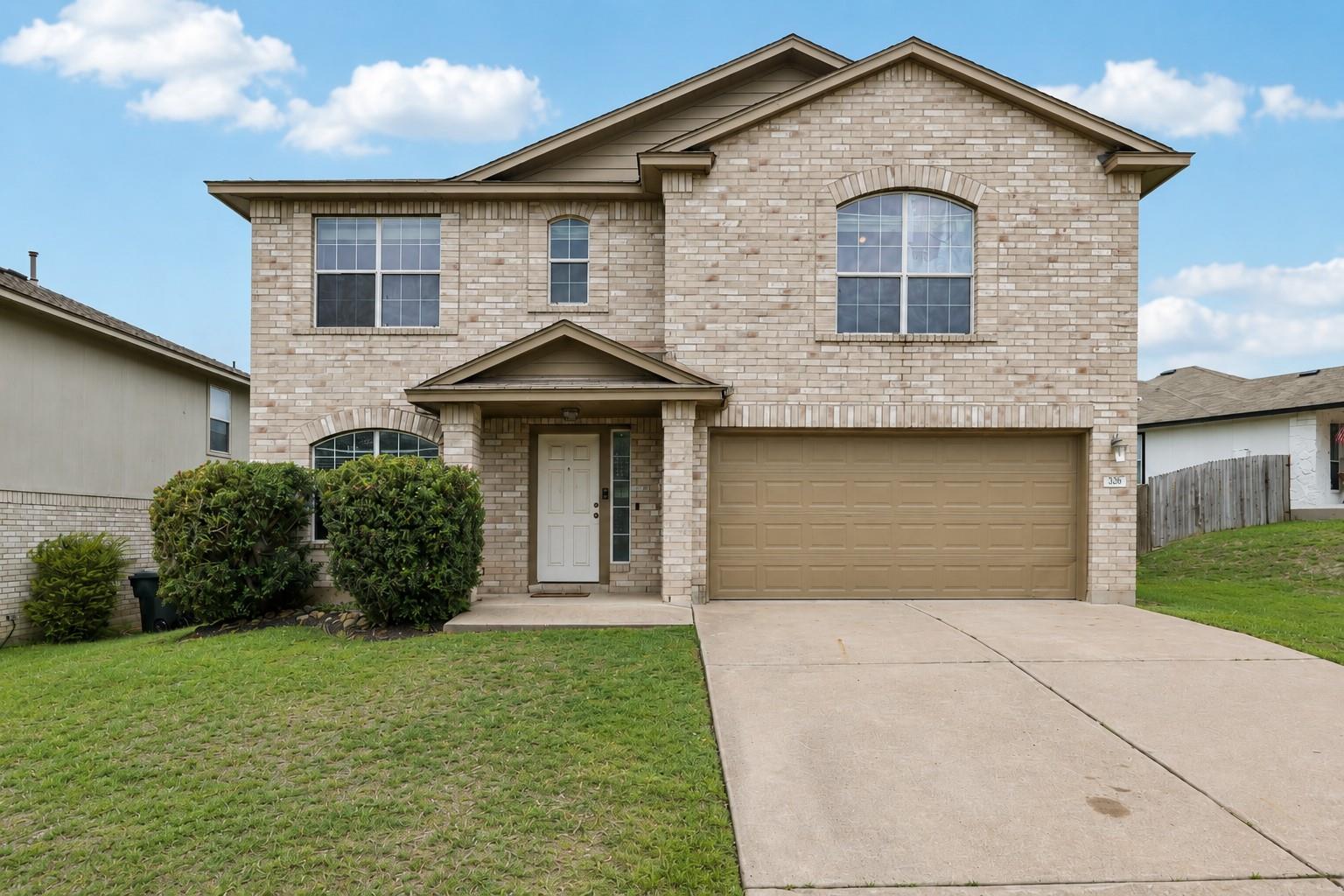 326  Covent Dr, photo 3