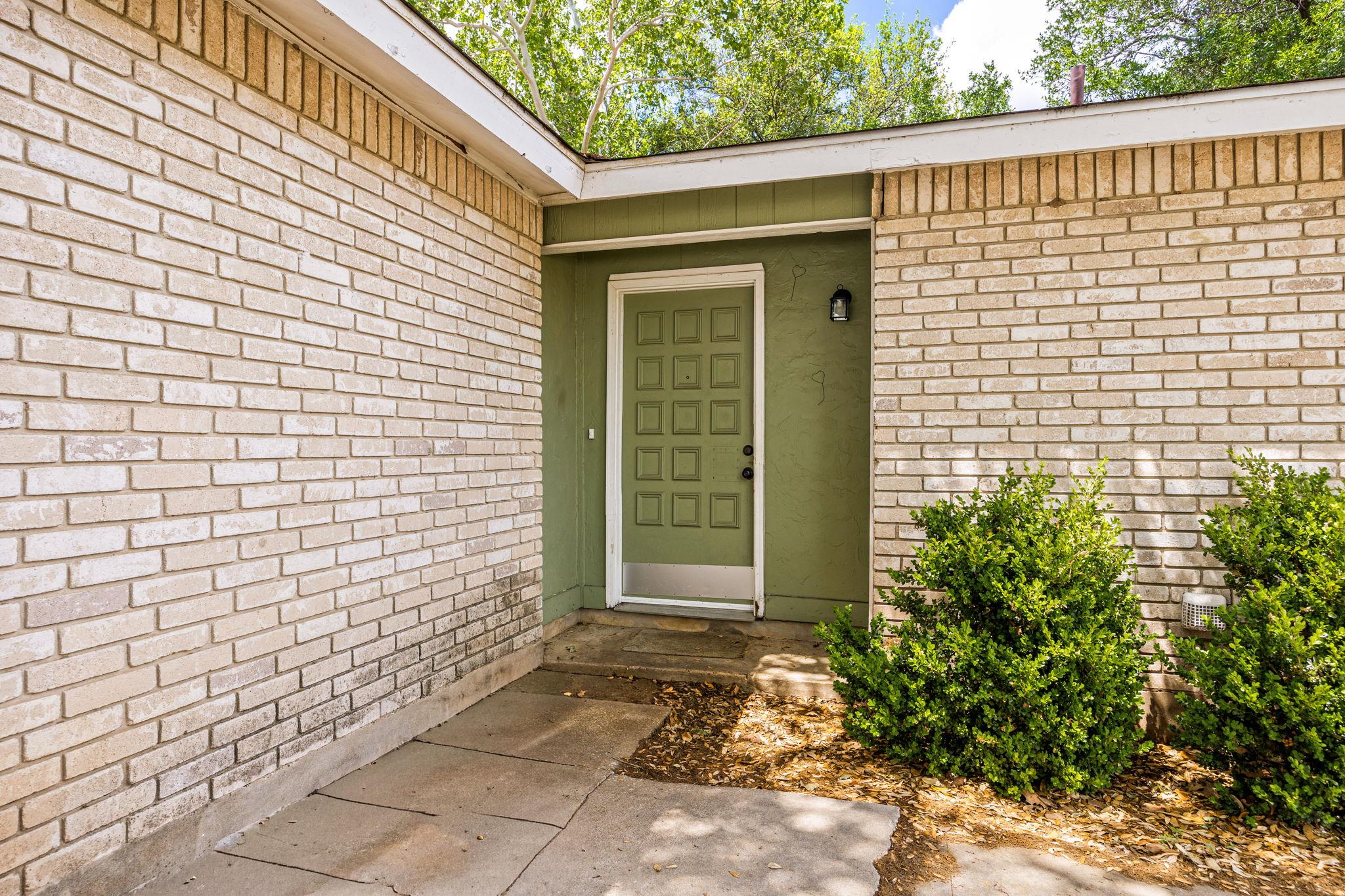 2412  E Stassney Ln, photo 3