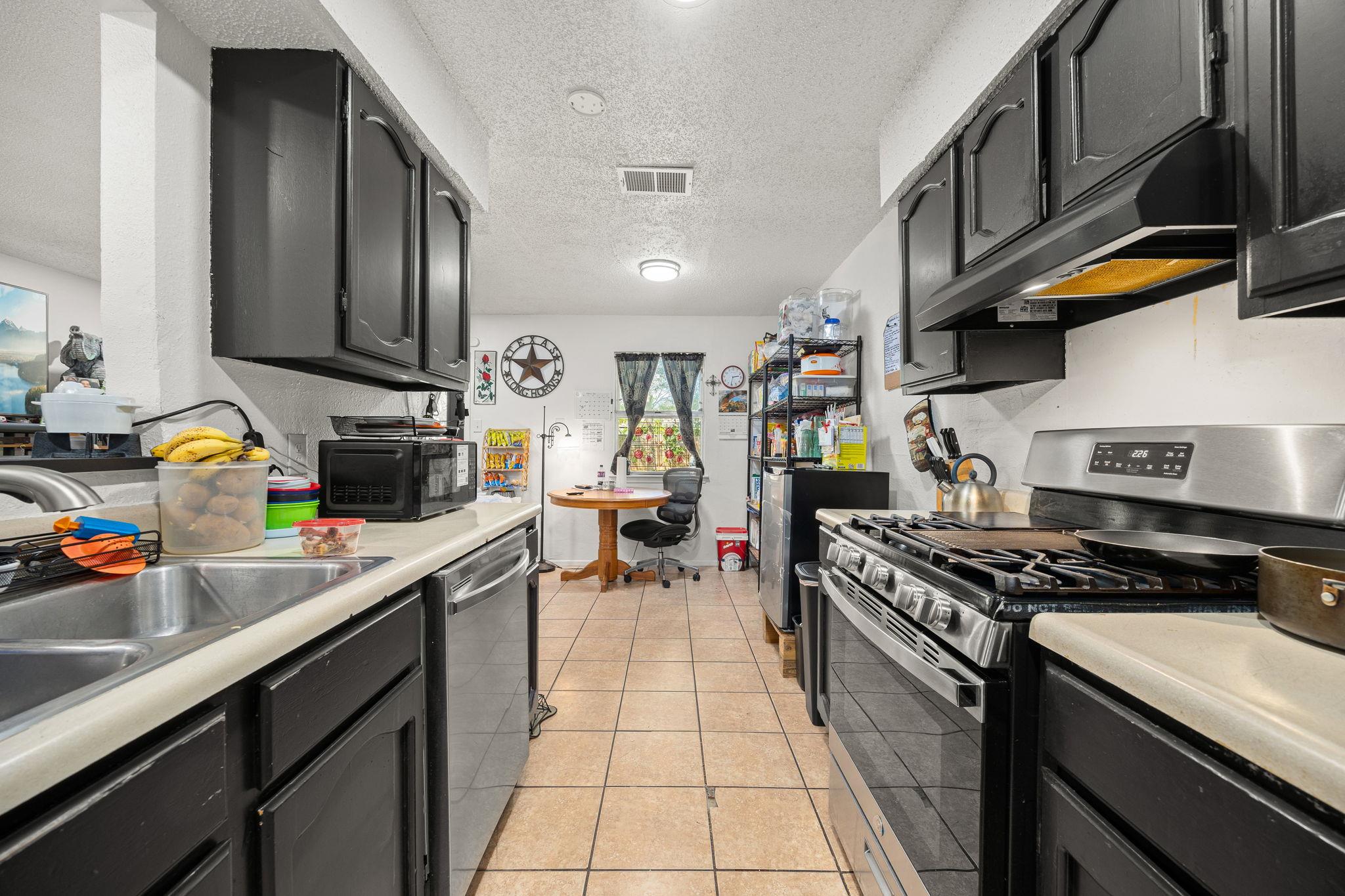 2412  E Stassney Ln, photo 8