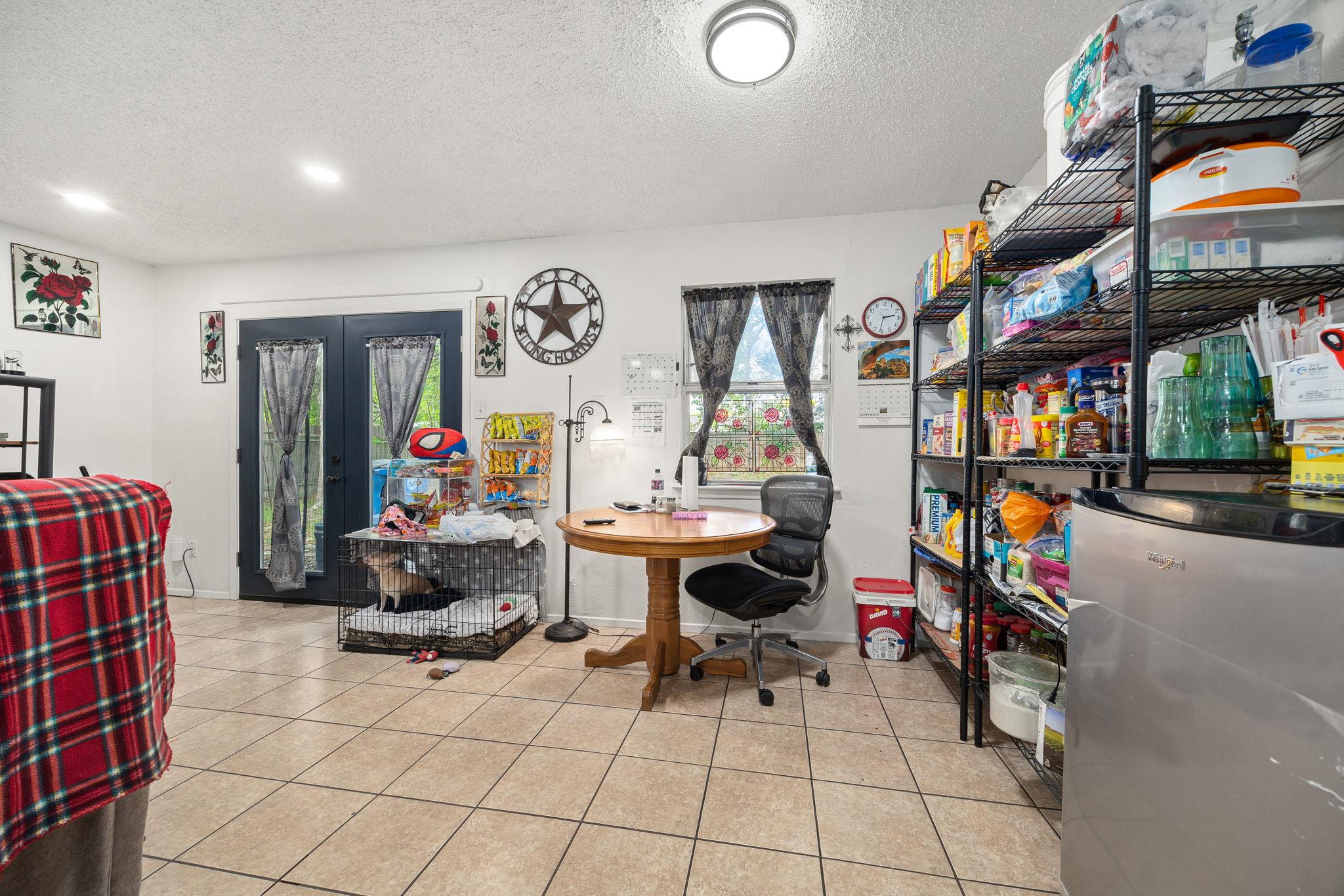 2412  E Stassney Ln, photo 9