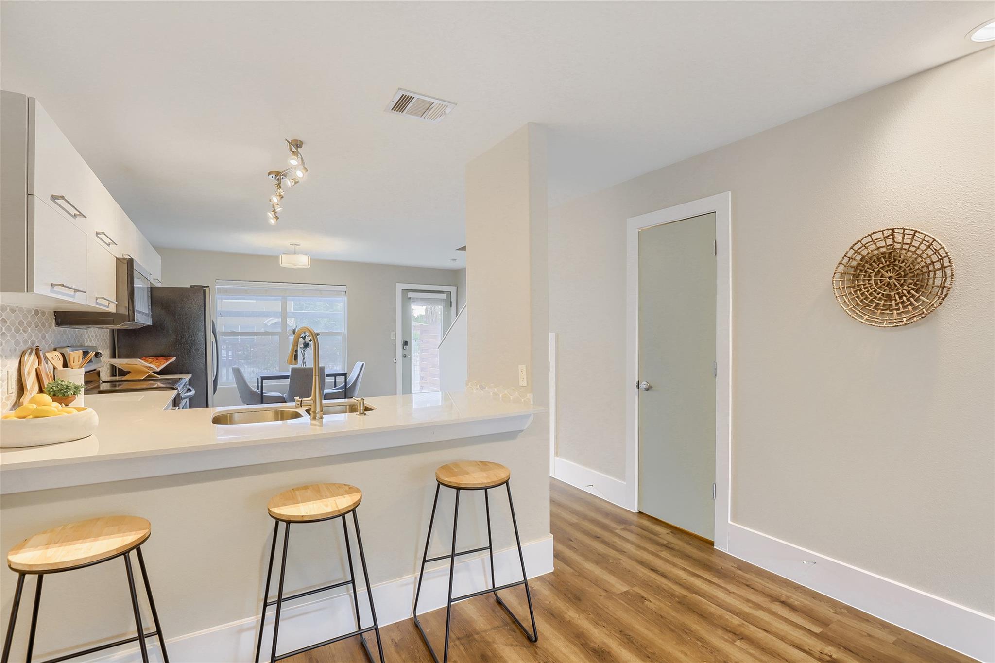 1101  Grove Blvd  #306, photo 12