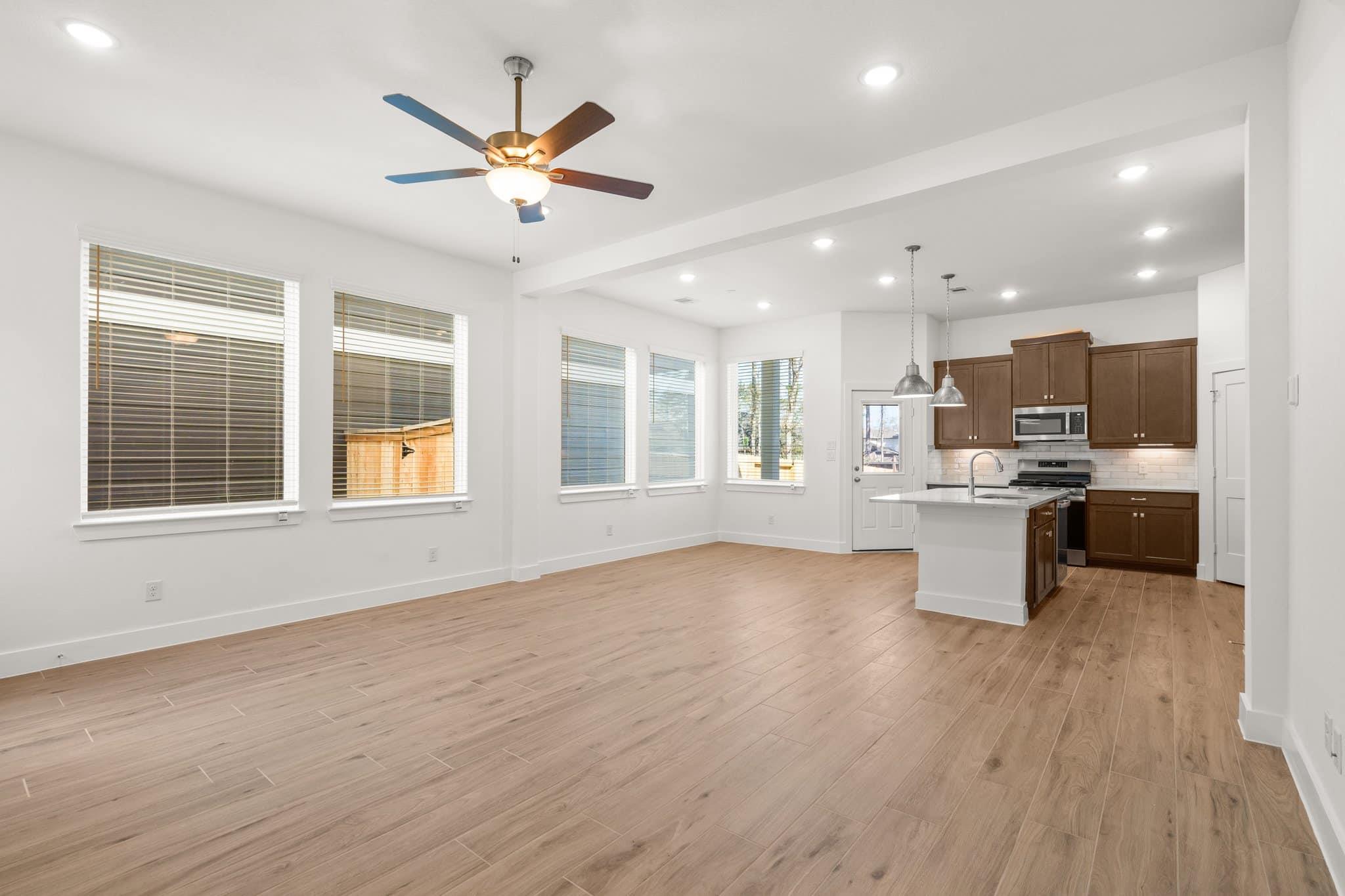 201  Flora Springs Cv, photo 3