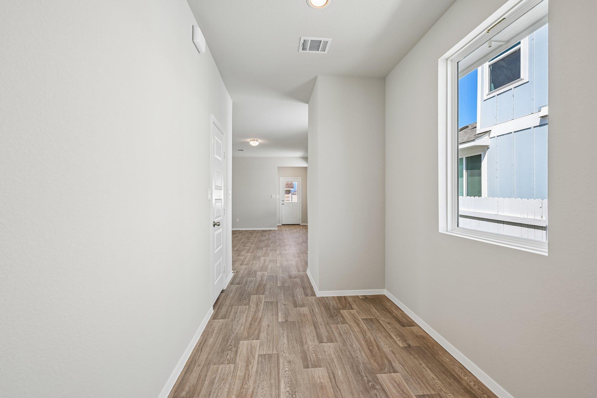 154 Daylily Dr photo 6