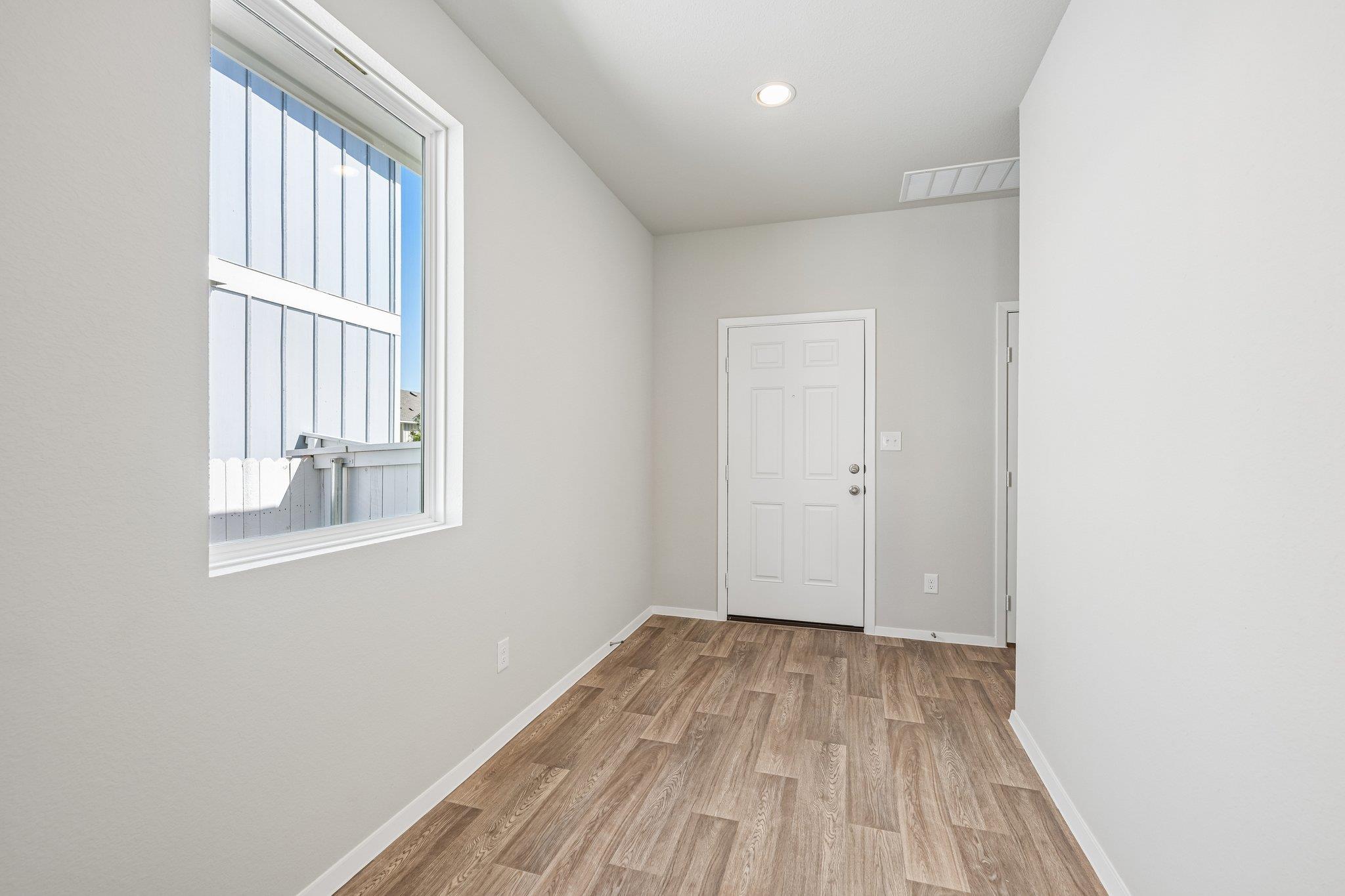 154 Daylily Dr photo 7