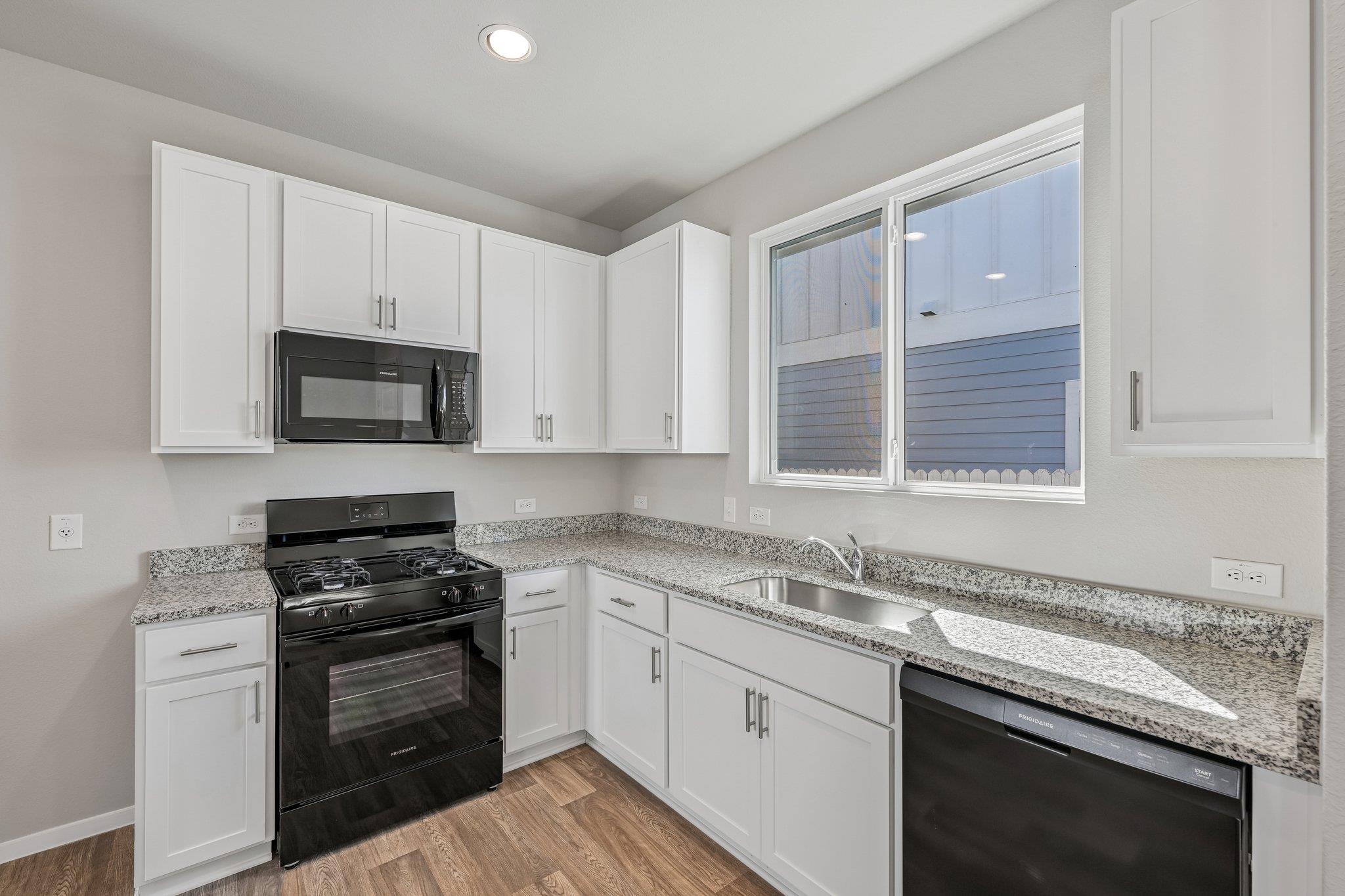 154 Daylily Dr photo 9