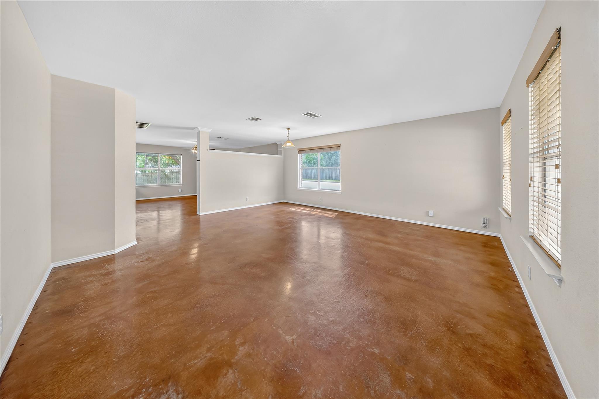 1610  Lloydminister Way, photo 2