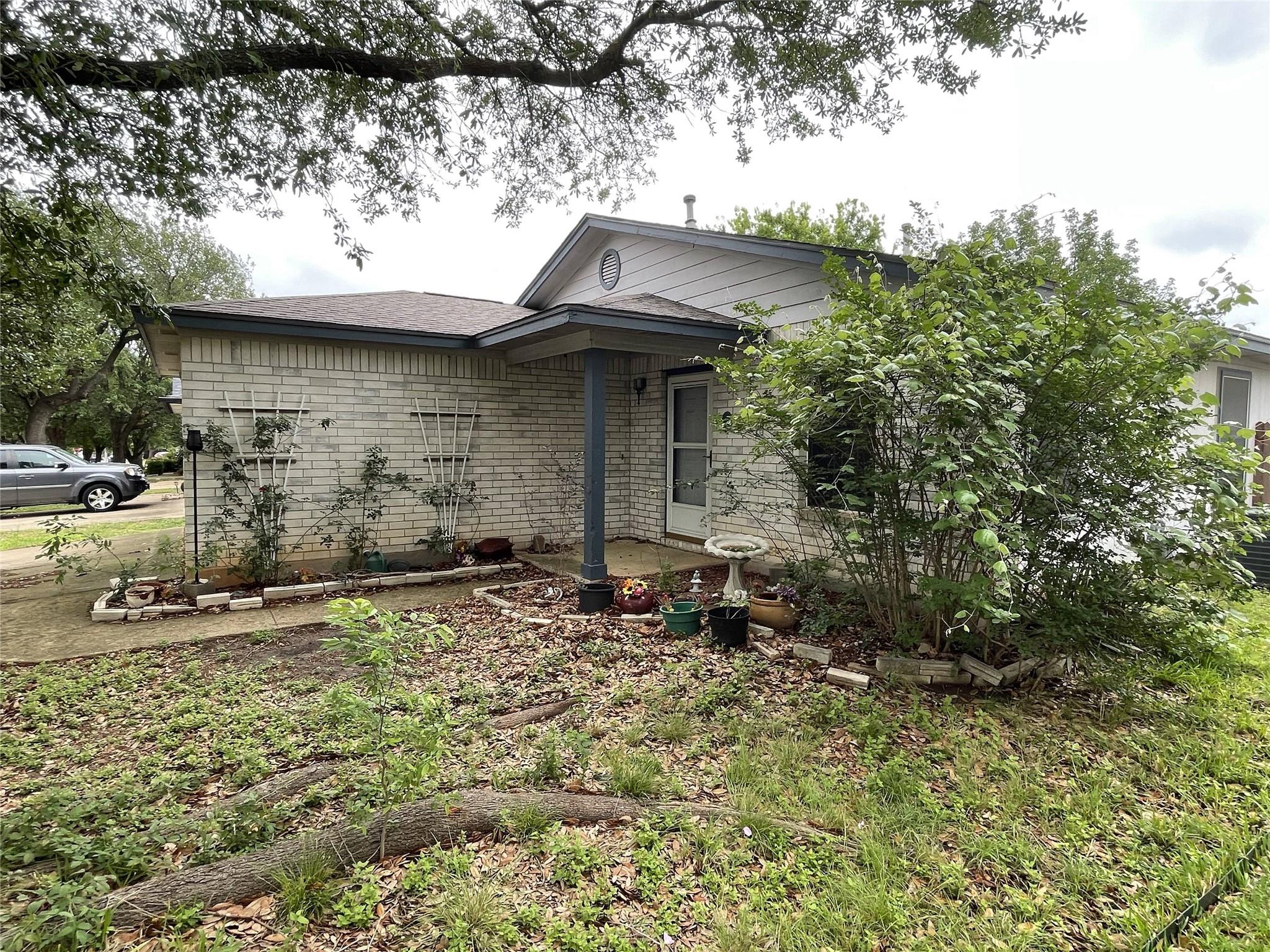 110  Brentwood Dr, photo 3