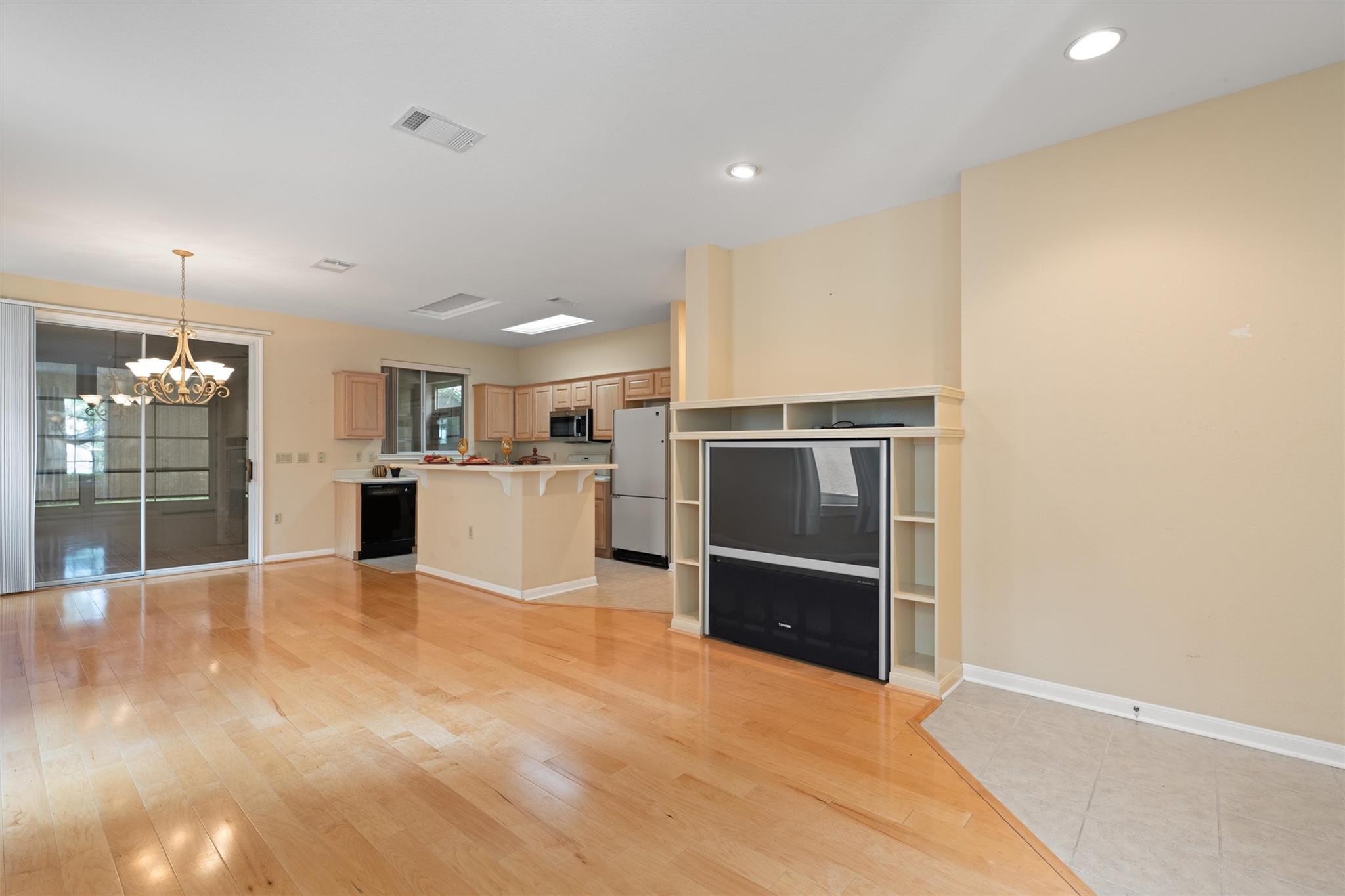 214  Whispering Wind Dr, photo 6