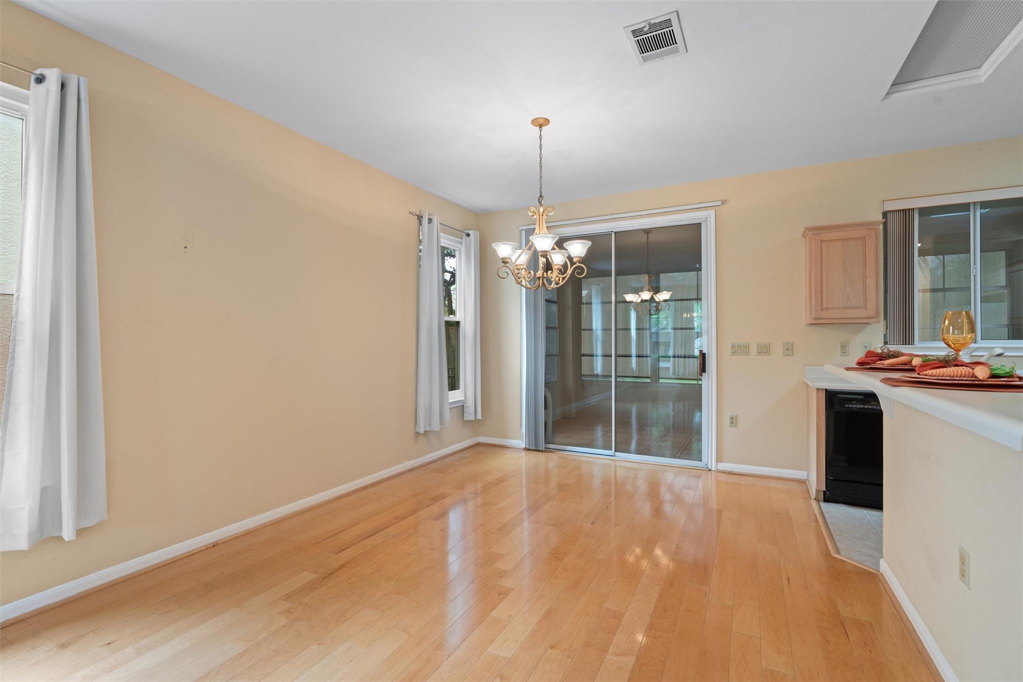 214  Whispering Wind Dr, photo 7