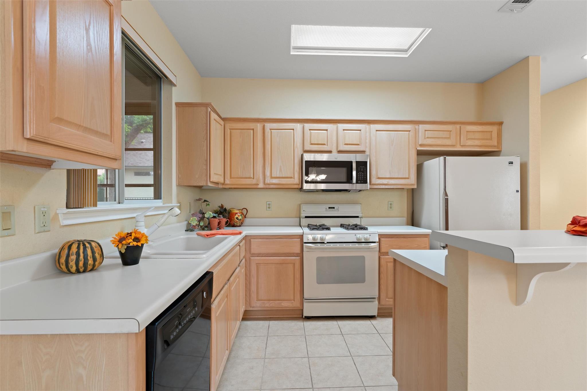 214  Whispering Wind Dr, photo 10