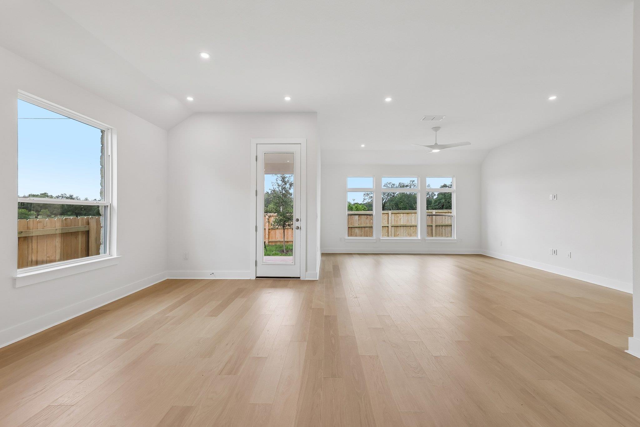 135  Comfort Dr, photo 3