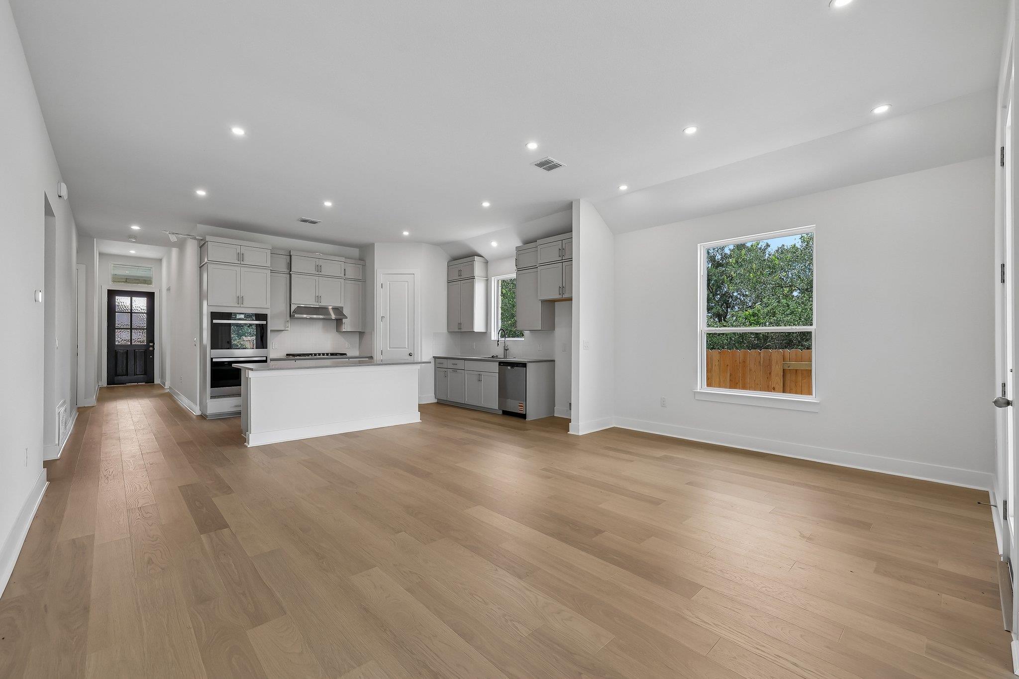 135  Comfort Dr, photo 4