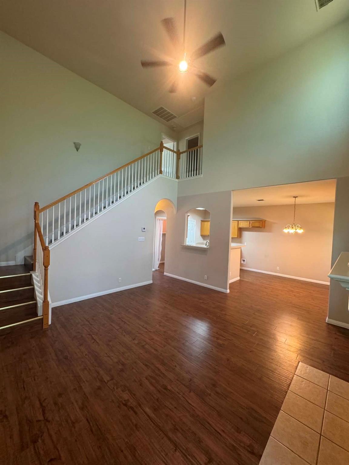 2037  Northview Dr, photo 3
